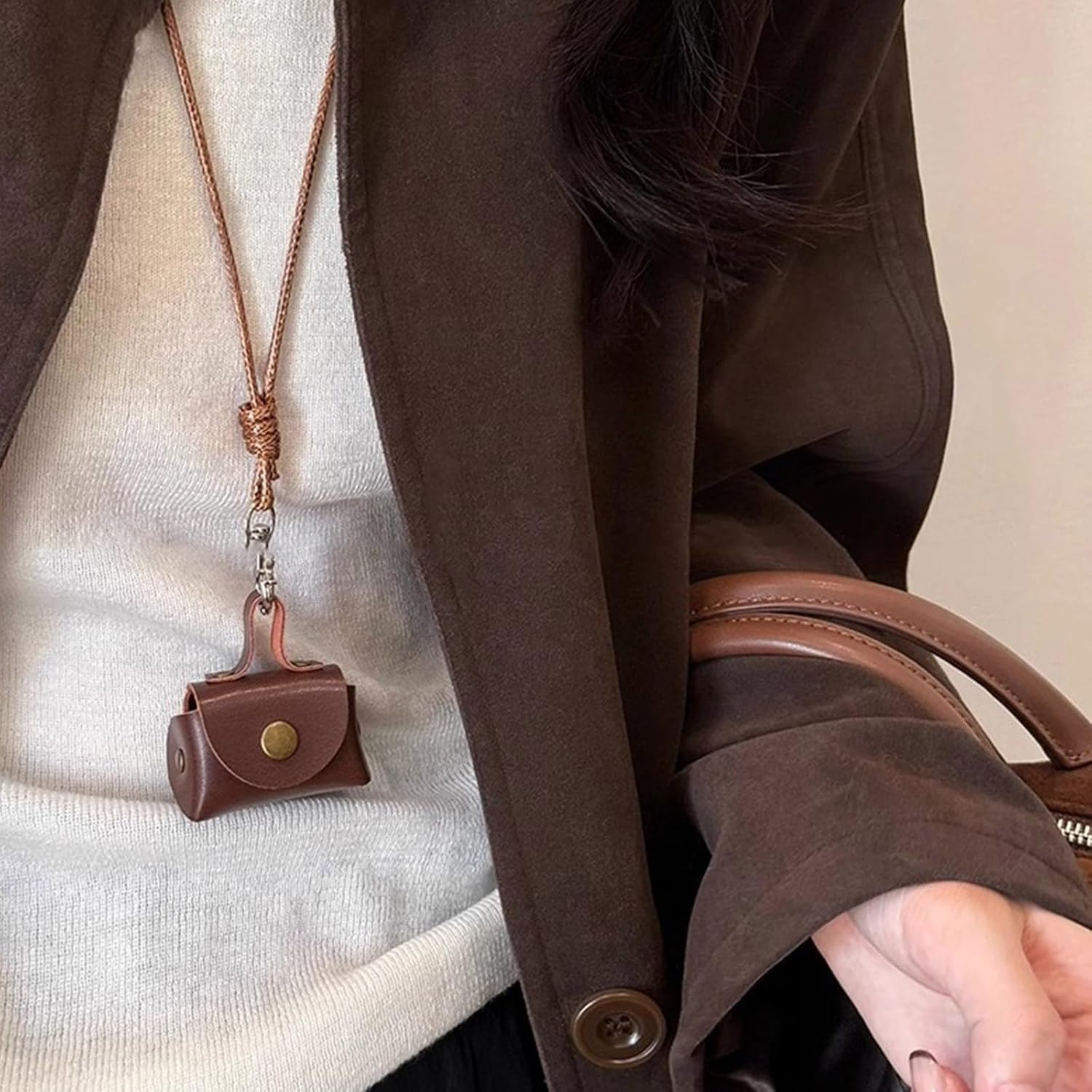Modern Leather Necklace Case Pendnat Portable for Earphones and Coin Handheld and Sturdy for Active Lifestyles Purse Pendant