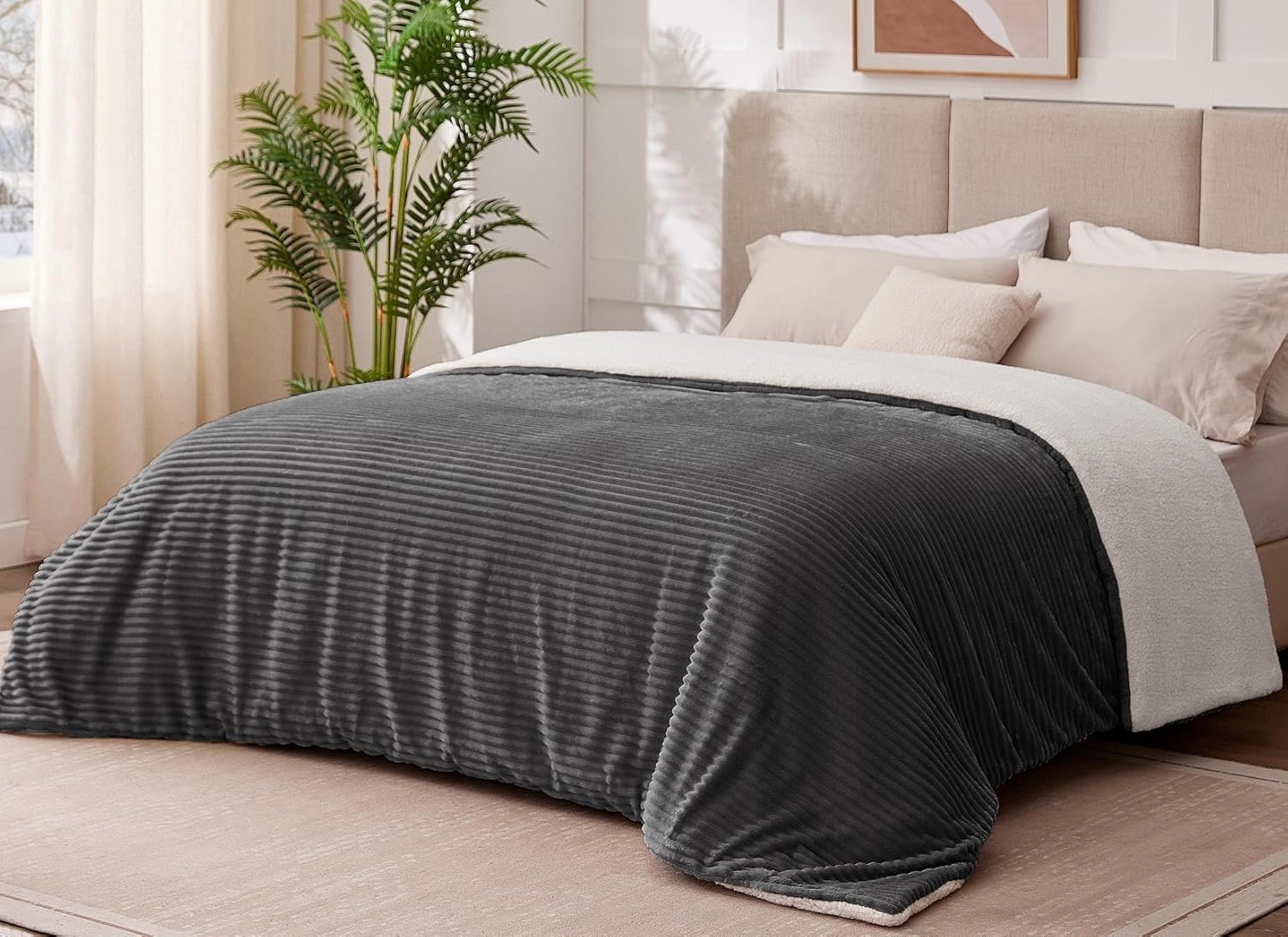 Sherpa Blankets Queen Size - Fleece Queen Blanket for Bed, Soft and Warm Throw Blanket for Winter, 90" x 90", Grey