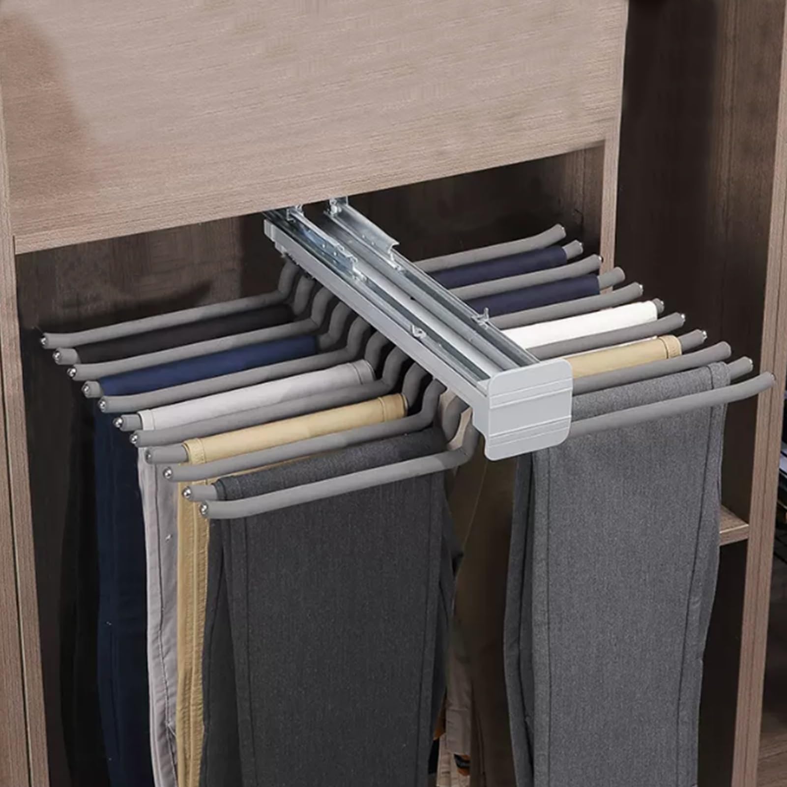 Cintre de vêtements extensible 30 kg pour optimiser un placard étroit et éviter les plis