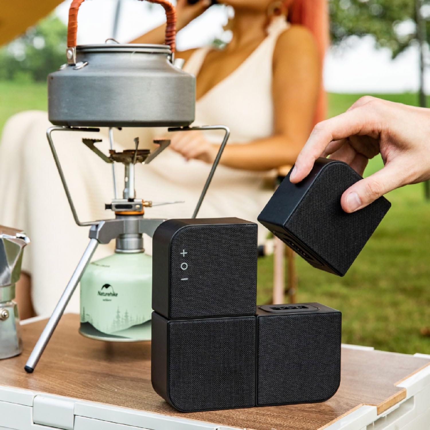 KYF Mini Mur d'Enceintes Bluetooth 6.0 Modulables, 4 Haut-parleurs Magnétiques, 20W RMS, Batterie Rechargeable, Noir