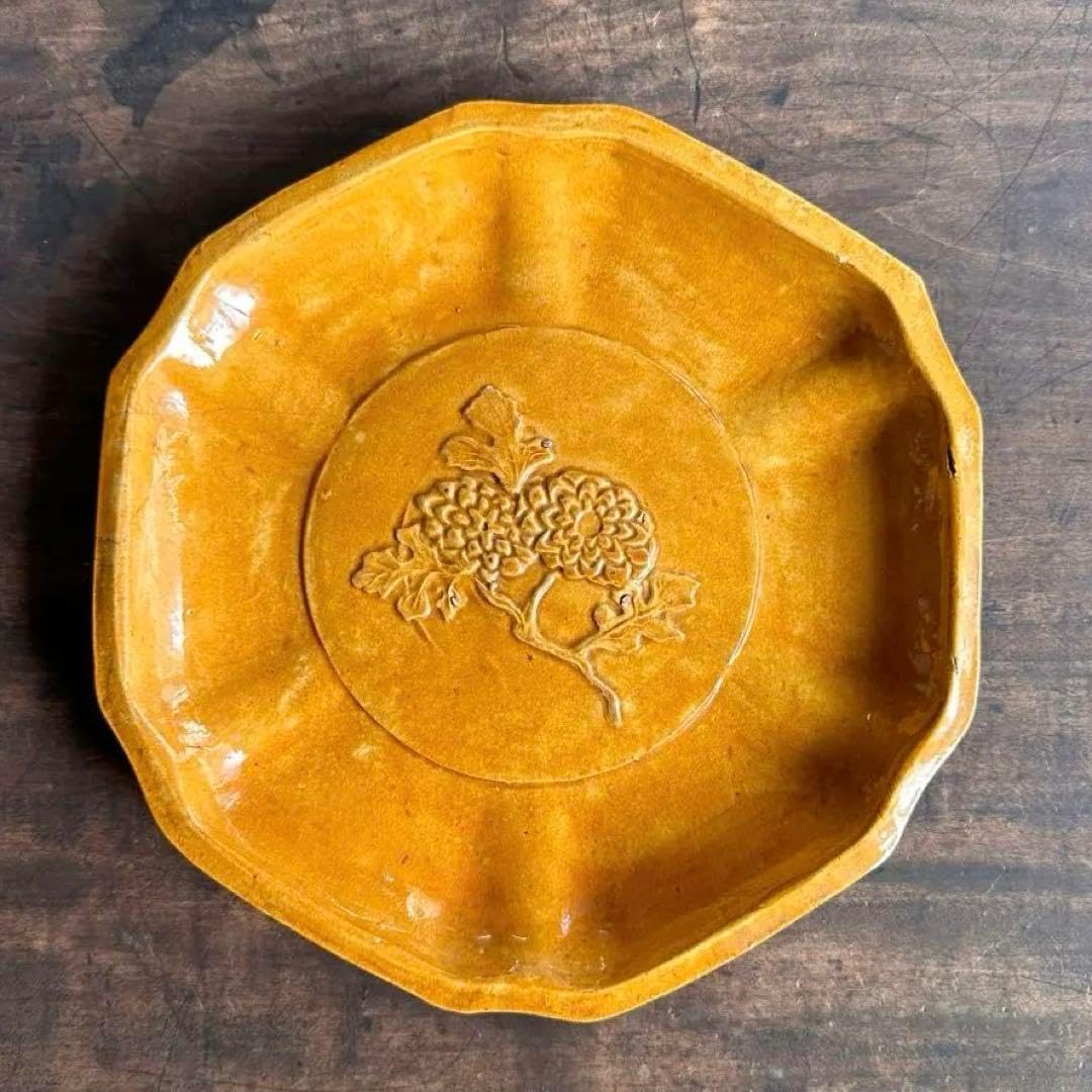 [希少!] 珉平焼 陽刻 草花図 中皿 輪花皿 淡路 骨董 古陶 アンティーク 珉平焼 陽刻 草花図 中皿 輪花皿 淡路 骨董 古陶 アンティーク