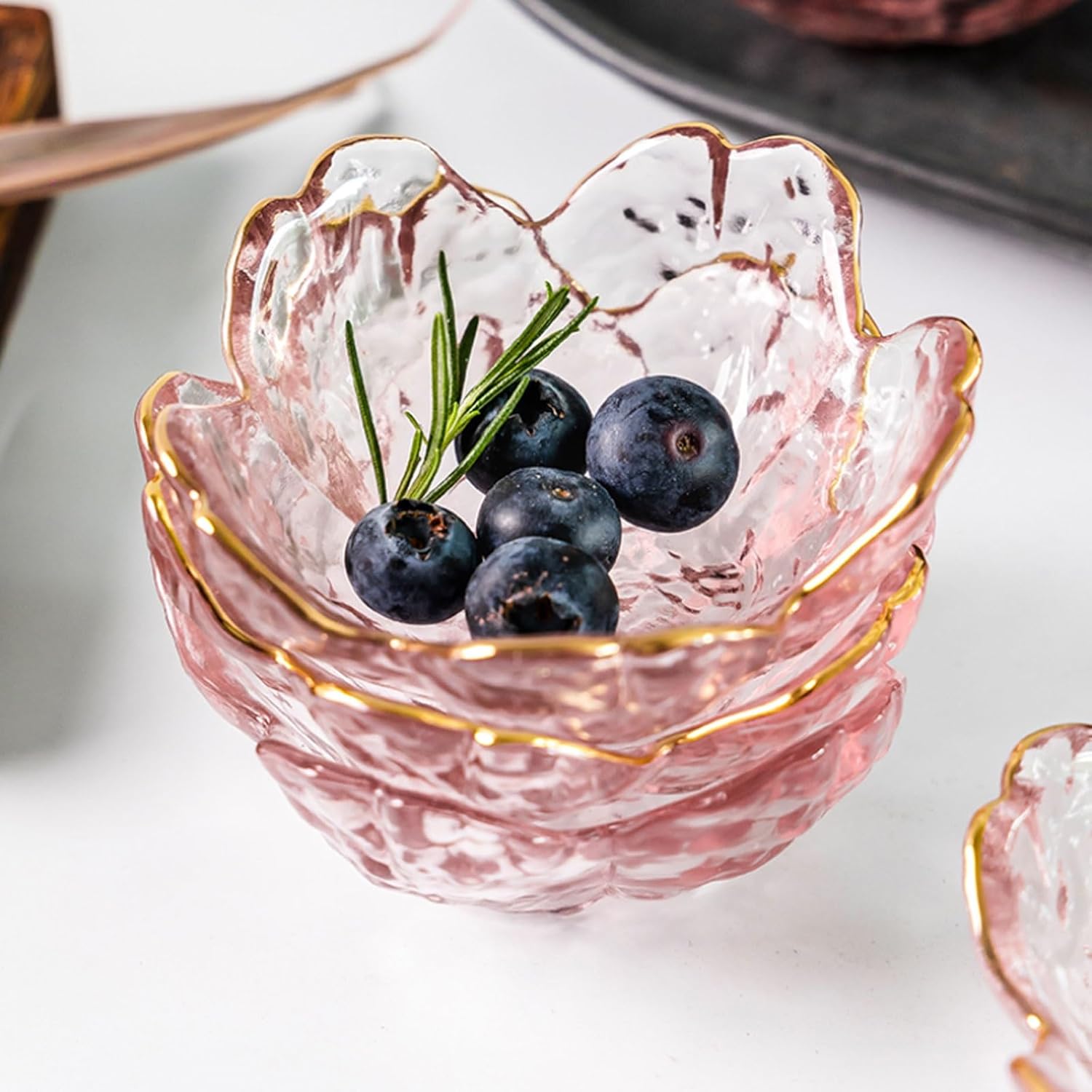 Japanese Hammered Glass Mini Saucer Petal Sauce Dish Handmade Izakaya-Style Condiment Plate for Home Restaurants(Pink with gold)