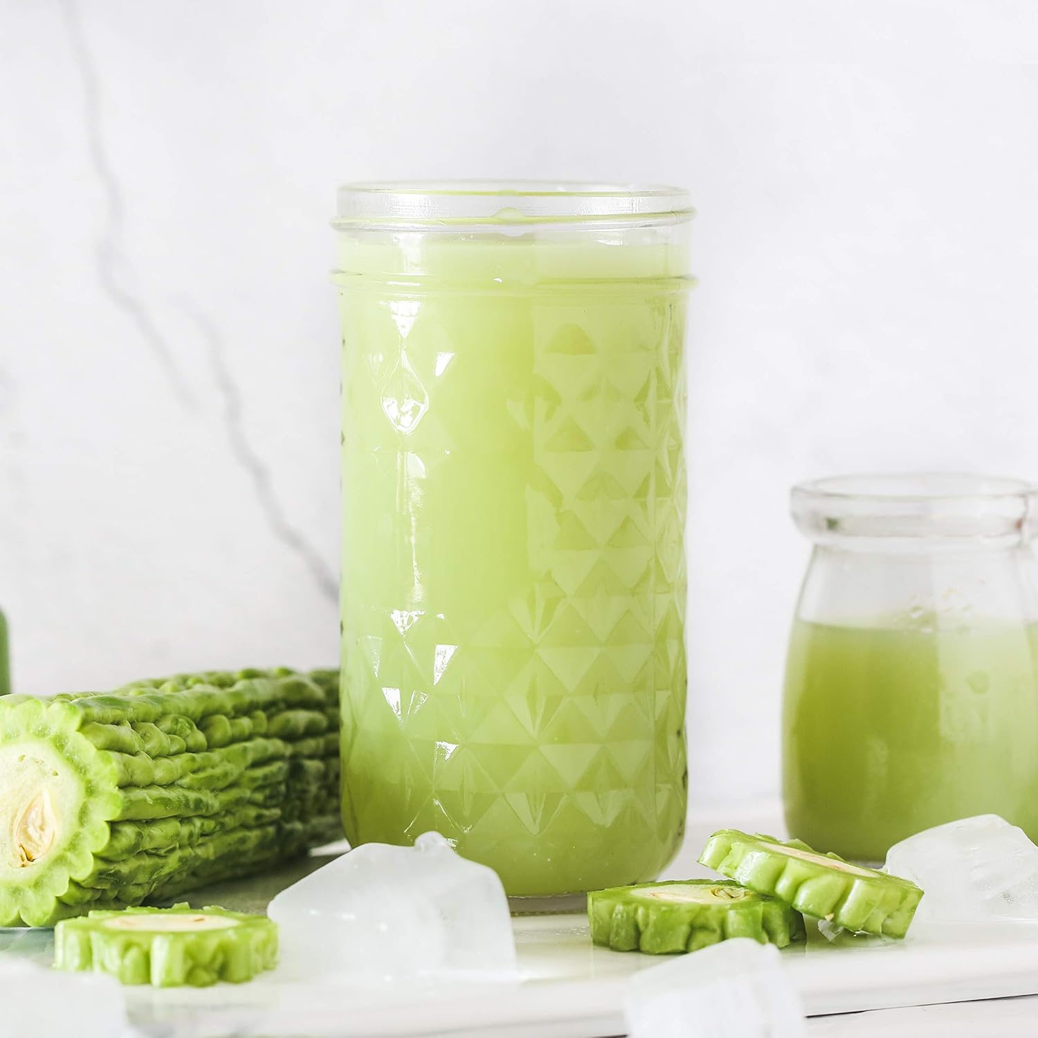 Reusable Boba Bubble Tea Smoothie Glass Drinking Jars Cups For Adults, For Kids,with 4 Lids and Cleaning Brush, 4 Metal Stainless Steel Reusable Straws (Blue/Green, 20oz)
