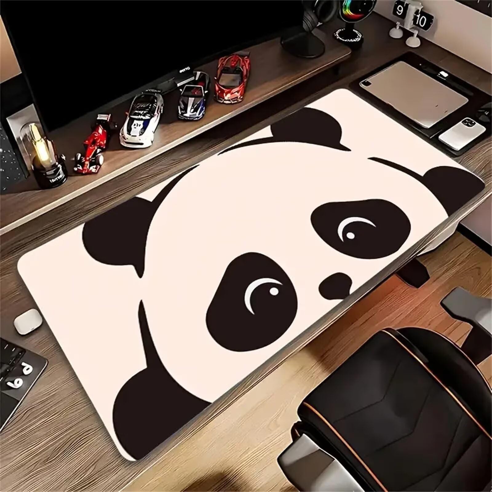 Tappetino Mouse Gaming XXL 1200x600x3 mm, Tappetino da Scrivania Grande, con Bordi Cuciti Rinforzati, Base in Gomma Antiscivolo, Tappetino per Tastiera Lavabile per PC e Laptop, Panda Cartoni Animati