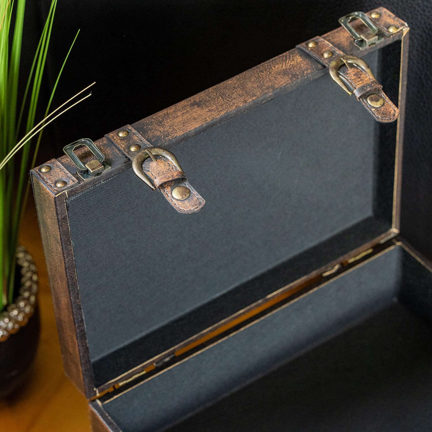 HMF Vintage Deko Koffer aus Holz, Aufbewahrungsbox mit Deckel und Ledergriff, stilvolle Aufbewahrung und Geschenkidee für Hochzeit oder Geburtstag | Klassik | 38 x 26 x 13 cm
