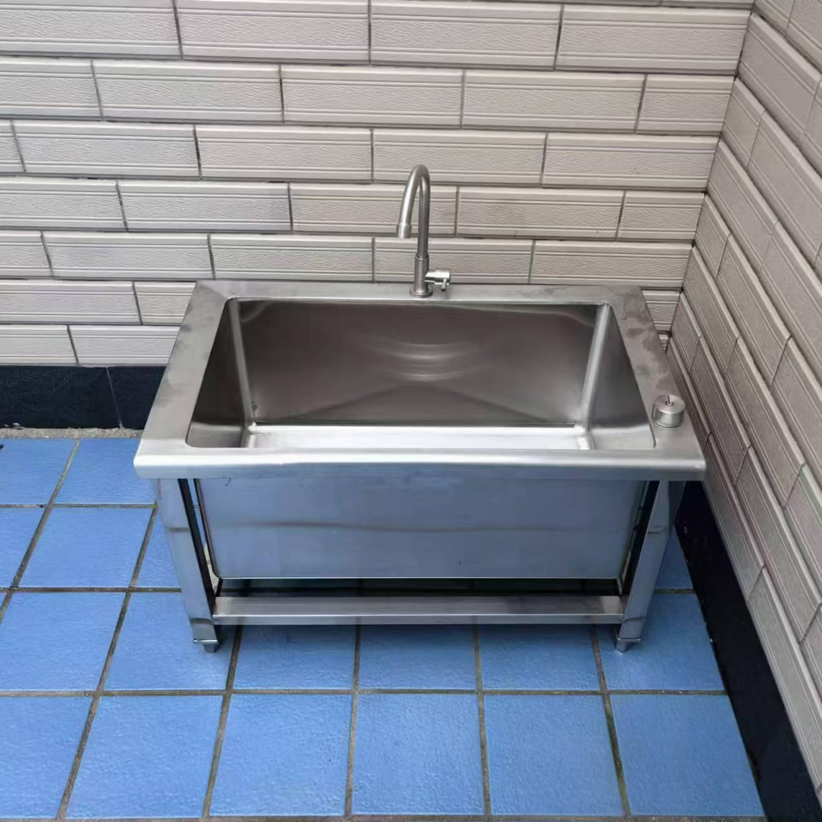 GOCHUSX Stainless Steel Sink, Freestanding Floor Mop Sink, Outdoor Sink with Faucet, Floor Mount Mop Bucket for Restaurant Garages Outdoor Courtyards(98x46x45cm)