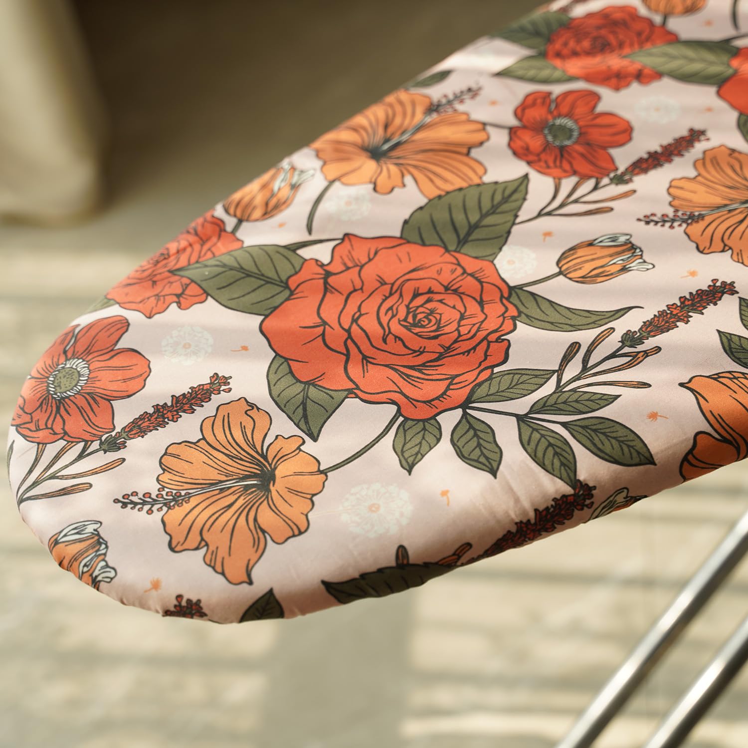 Copriasse da Stiro 125x45cm, Copri ASSE da Stiro Universale con Imbottitura in Feltro Spessa 6mm, Coulisse di Serraggio, Ganci e Chiusure, Stampa Floreale
