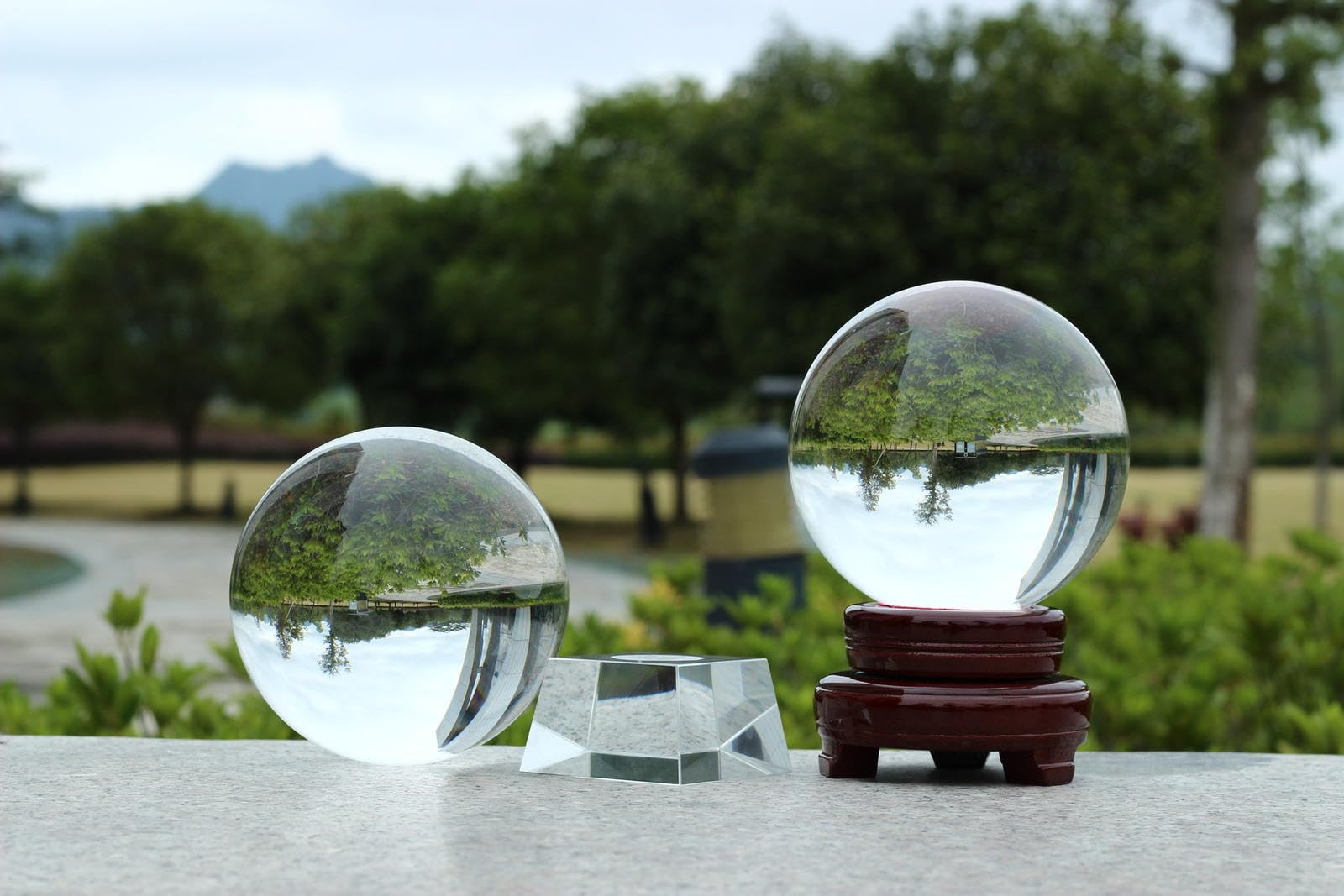 Grande Sfera di Cristallo Trasparente Feng Shui Ball for attrarre ricchezza e Fortuna Decorazione della casa di Città Soggiorno Ufficio(A,13cm)