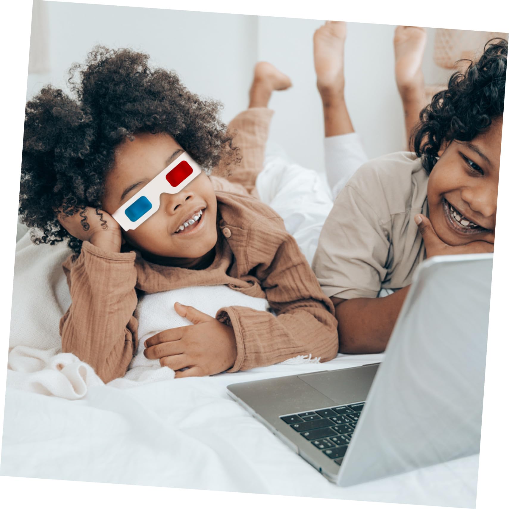 DOITOOL Occhiali Anaglifi 3d in Cartone Bianco, 100 Pezzi, Leggeri, per Cinema e Film Esperienza Visiva Spettacolare per Adulti e Ragazzo Ragazza