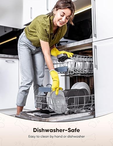 Miniatura 6 de Cuenco de agua para perros, 2.2 L sin derrames, con ventosa, almohadilla para los pies que reduce el relleno, dispensador antisalpicaduras sin