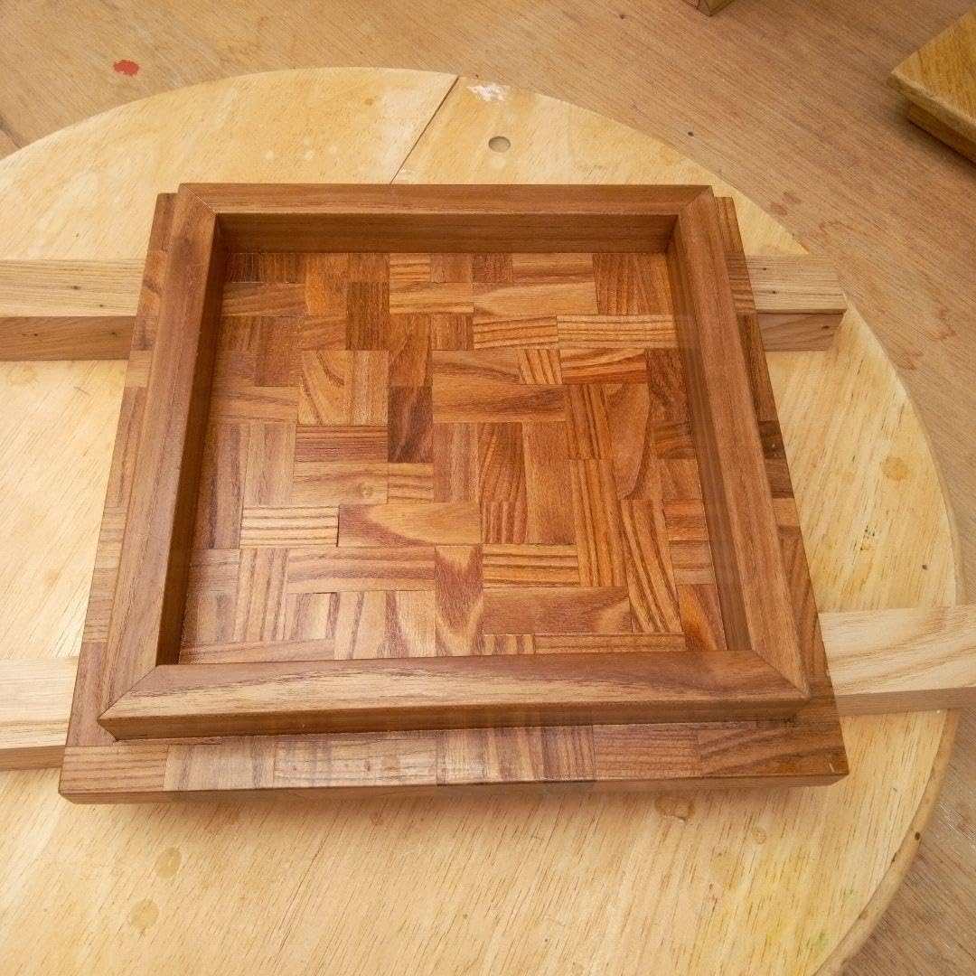 天然木敷台 槐 22.3cm角 高3.2cm