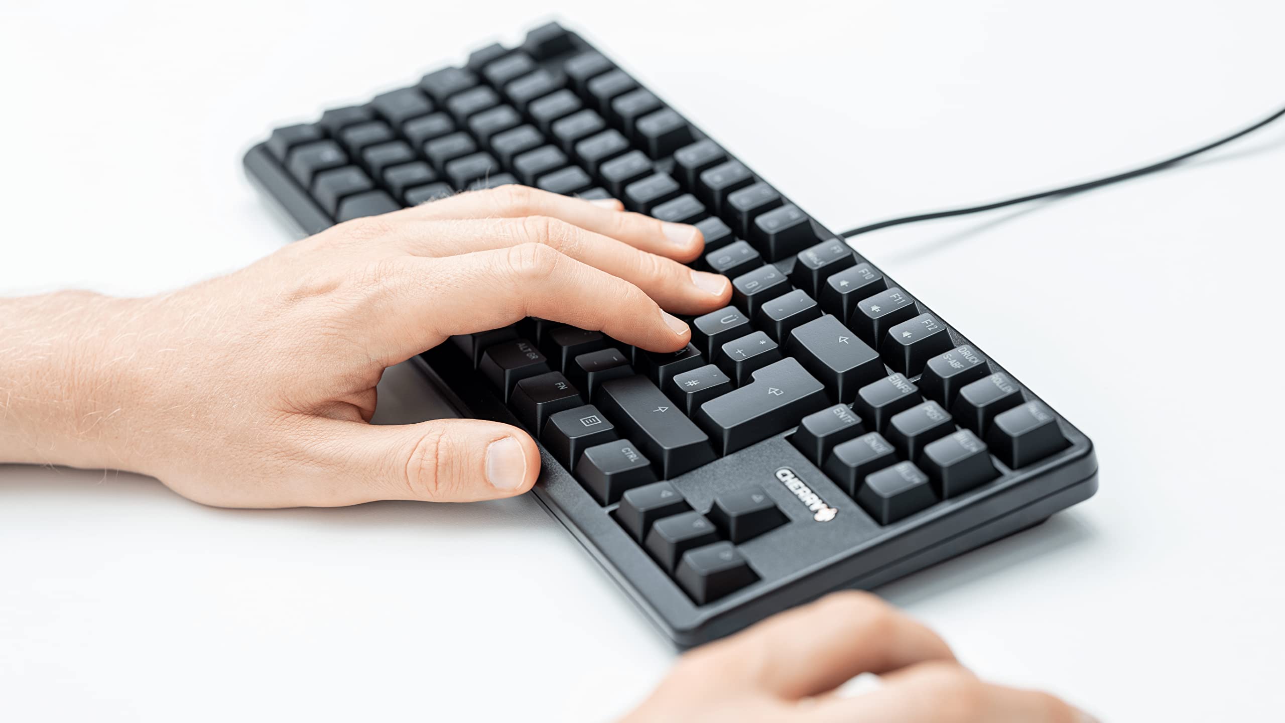Cherry G80-3000N RGB TKL, Teclado Gaming con Cable y sin Teclado Numérico, Distribución de Teclado Europeo (QWERTY), Iluminación RGB, Switches MX Silent Red Originales, Negro