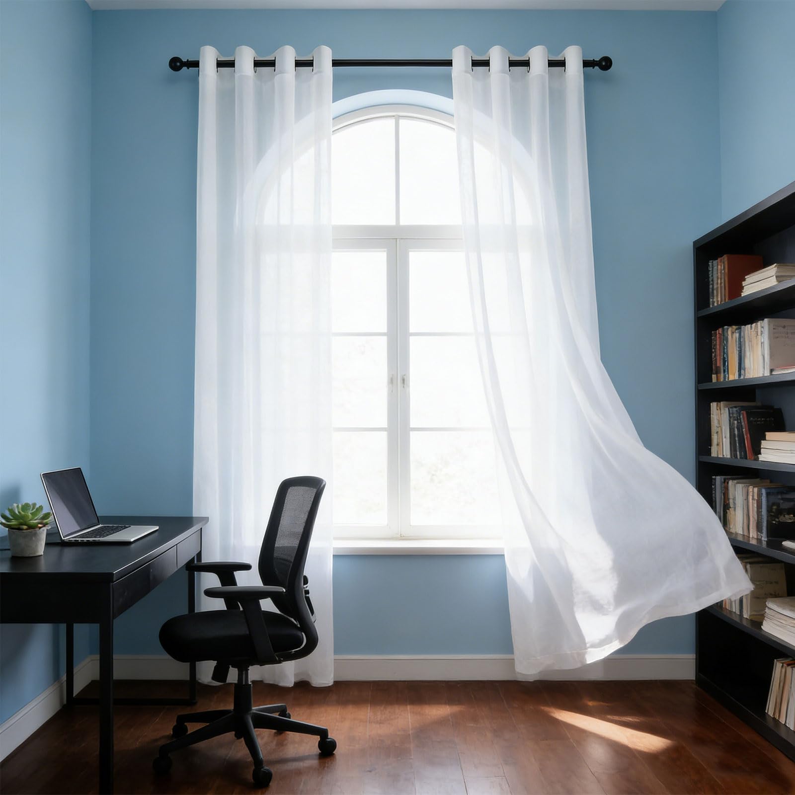 Cortinas traslúcidas que filtran la luz con suavidad y privacidad