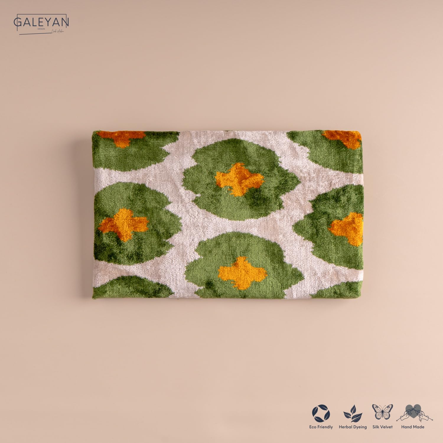 Pochette Ikat in velluto di seta fatta a mano, stile busta, design bohémien, motivo etnico, opzione cinturino a catena, pochette per feste serali, borsa premium, bianco sporco, verde, oro