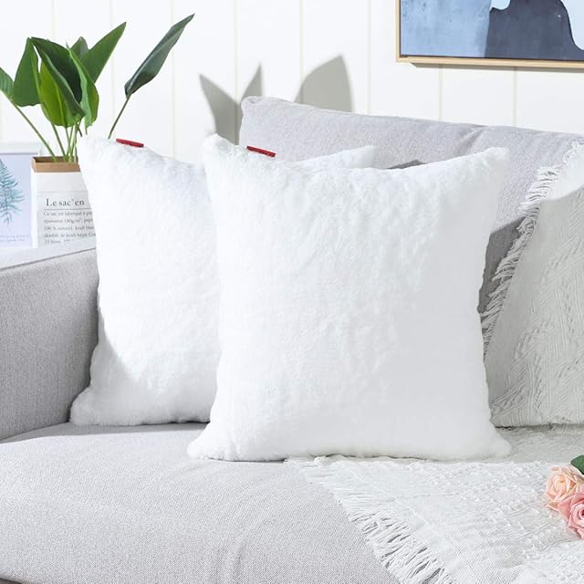 Mandioo Pure Snow White Faux Fur Cushion Covers 18x18 Inches Cushion Cases Fuzzy Cozy Soft Decorative Throw Pillowcases for Sofa Bedroom Car 45cmx45cm,Pack of 2