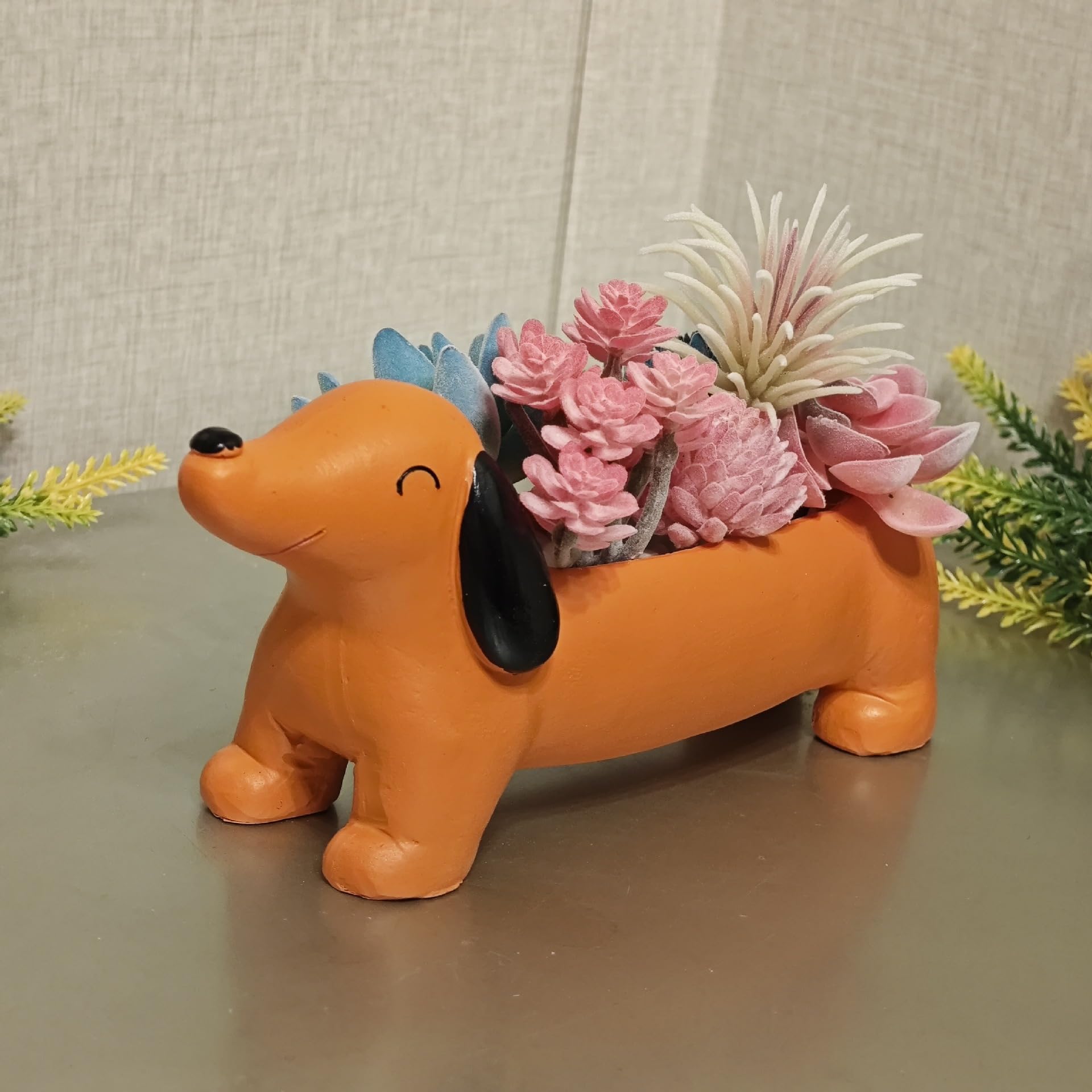 HOMEMOOD Dachshund Dog Resin Planter Urn Adorable Sausage Dog Flower Pot Home and Garden Decor