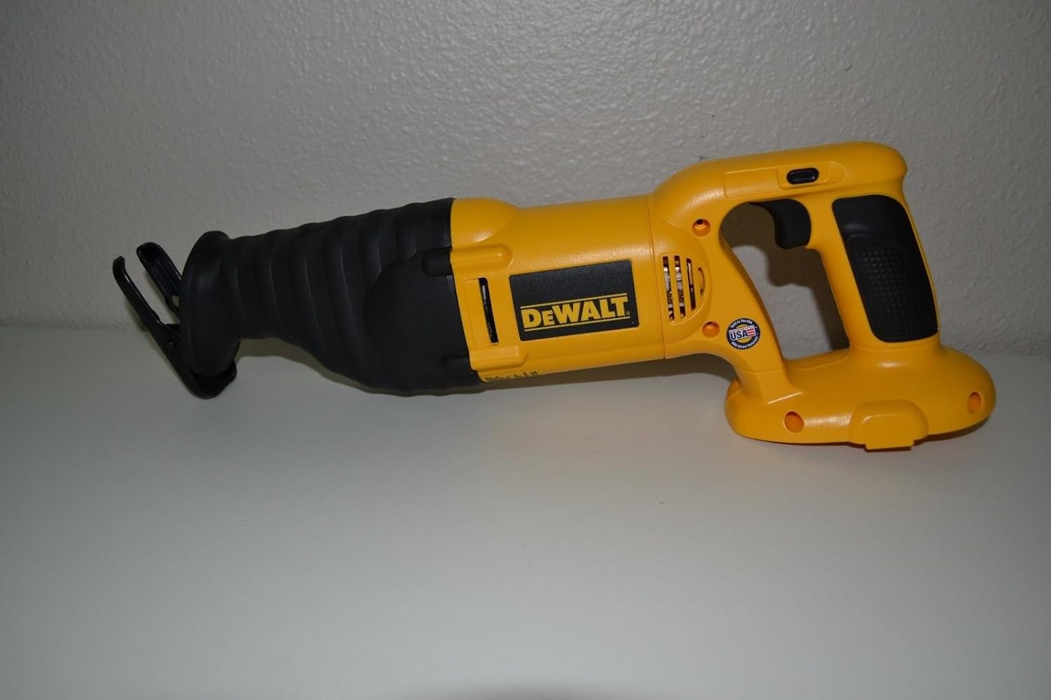 Dewalt Dw938 18V 18 Volt Cordless Variable Speed Reciprocating Saw