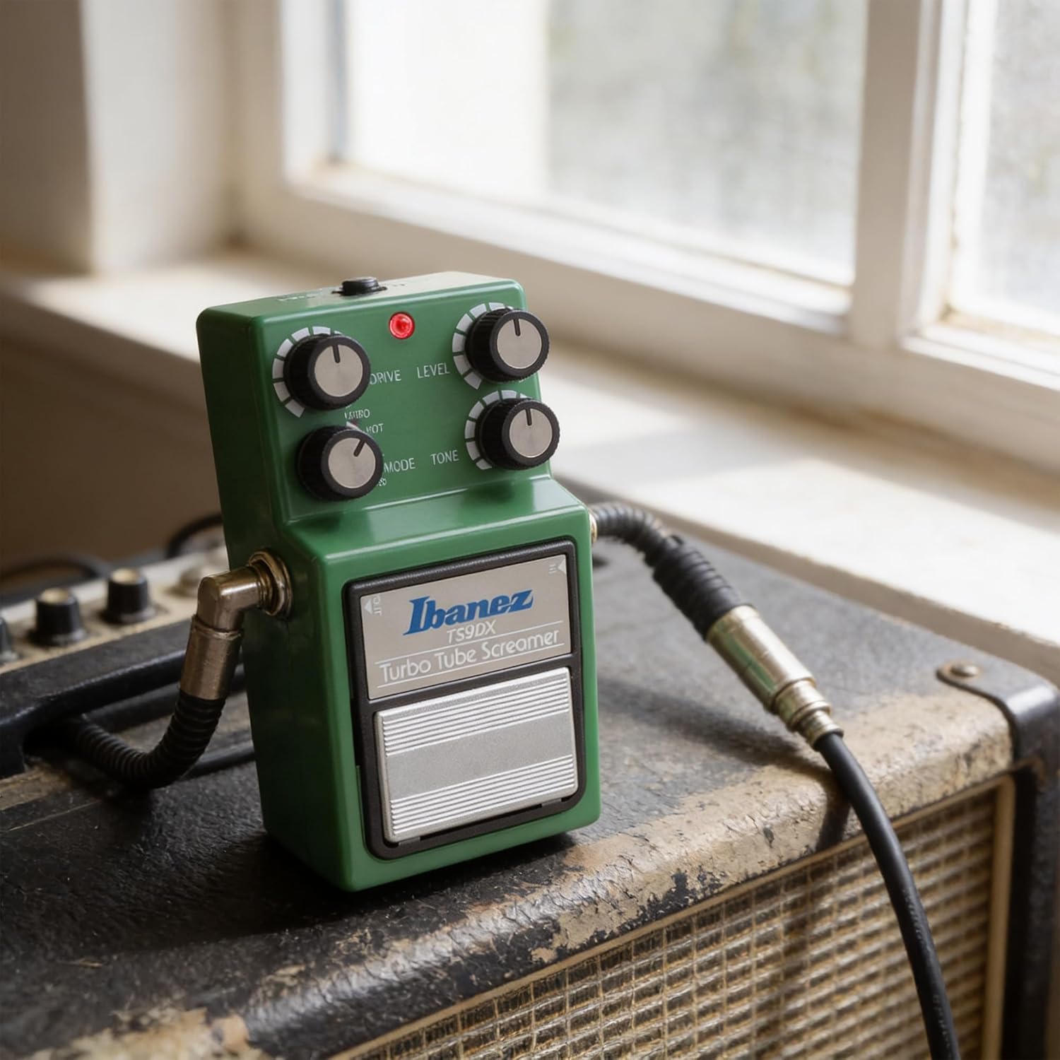 Ibanez TS9DX Turbo Tube Screamer Overdrive Bundle with Power Supply, Patch Cable, Picks, and Austin Bazaar Polishing Cloth