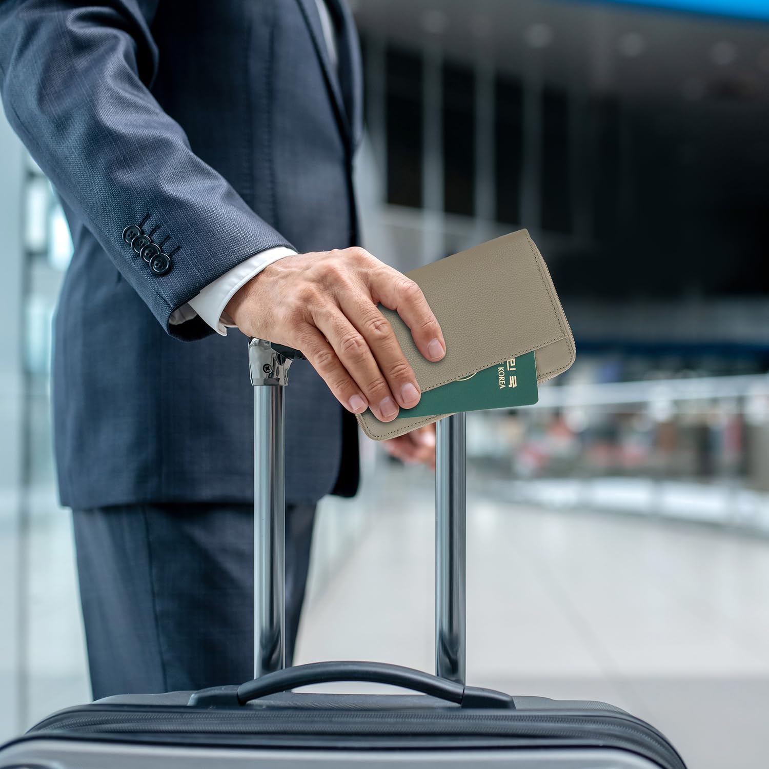 WASON Leather Zipper Travel Passport Wallet Holder RFID Blocking Cover, Passport case Pocket Slot for Card, Cash, ID, Boarding Pass and Ticket for Men, Women and Family Trips (Green) - Image 4