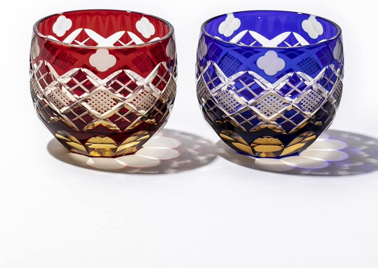 エトラン アンティーク オパールセントガラス 『リジューの聖