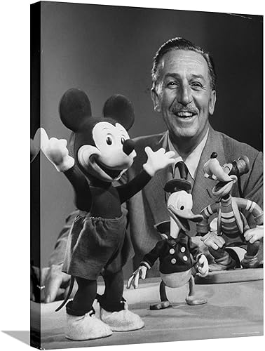 AllPosters Lienzo estirado impreso Walt Disney, de Walt Disney Studios, posando con algunos personajes famosos de dibujos animados por J R Eyerman, disponible en Yaxa Costa Rica