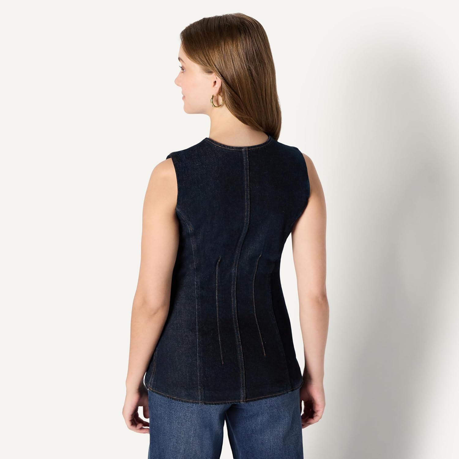 Amazon Essentials Women's Regular-Fit Button-Down Denim Vest, Round Neck, Vintage Inspired with Shank Buttons