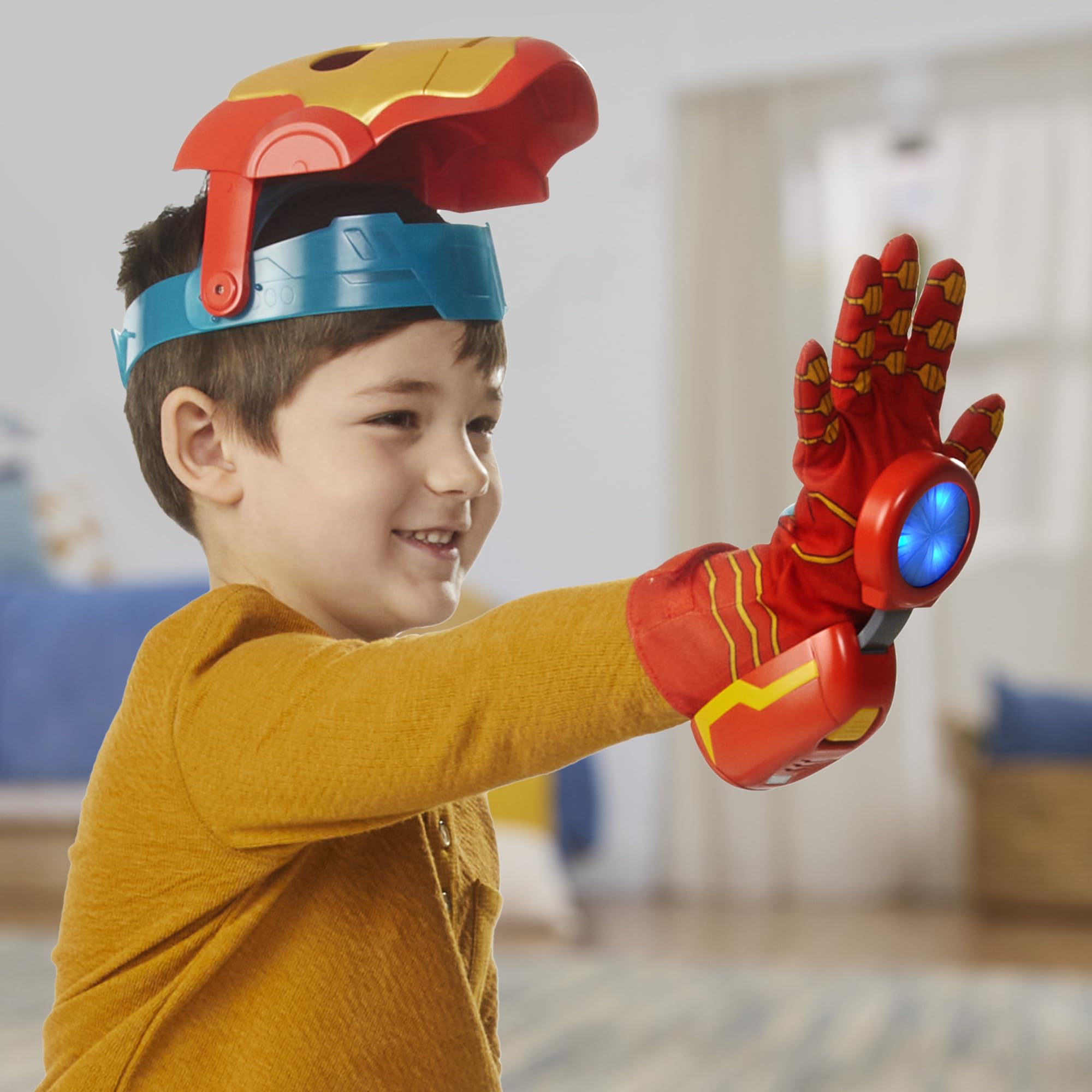 Marvel Iron Man et Ses Amis Extraordinaires, Pack de déguisement du héros en Armure, Masque et Gant électronique Iron Man, pour Enfants, dès 3 Ans