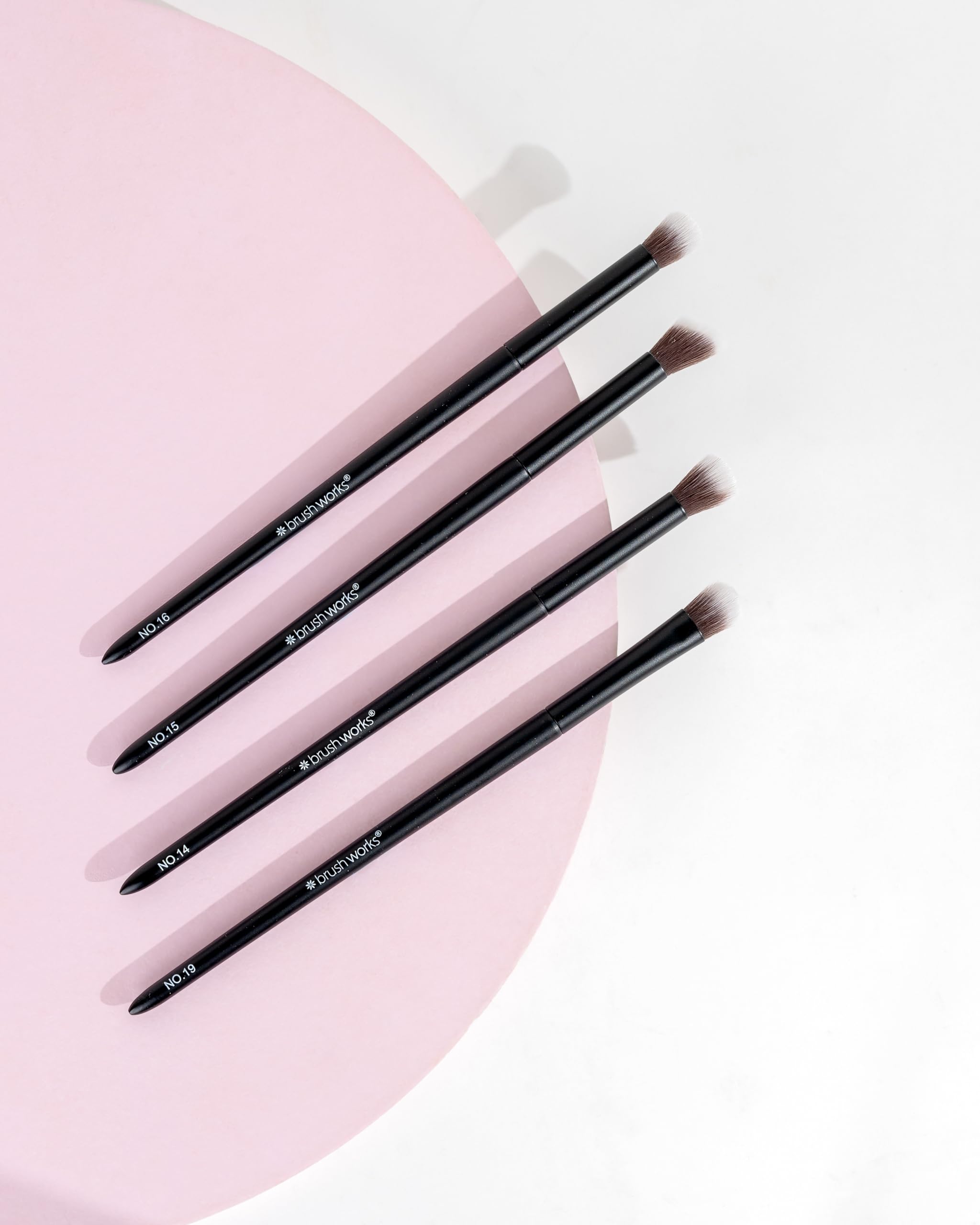 Brushworks Eye Blending Set, 4-Piece Eyeshadow Brush Kit with Tapered, Fluffy, Angled & Crease Brushes - Image 3