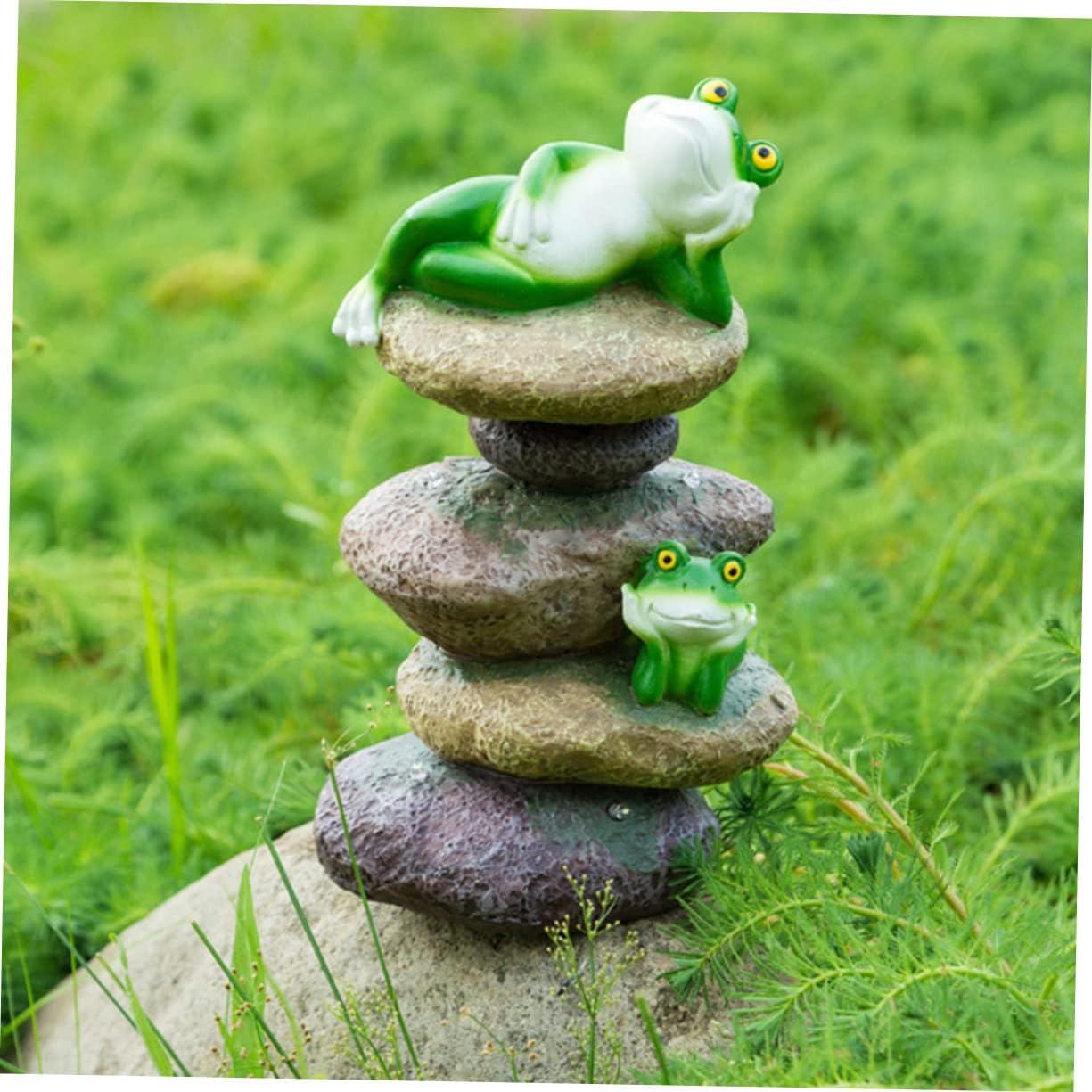 Garden Frog Statue Solar Light Resin Figurine for Outdoor Decor for Garden and Lawn Ambiance Great for Frog Lovers
