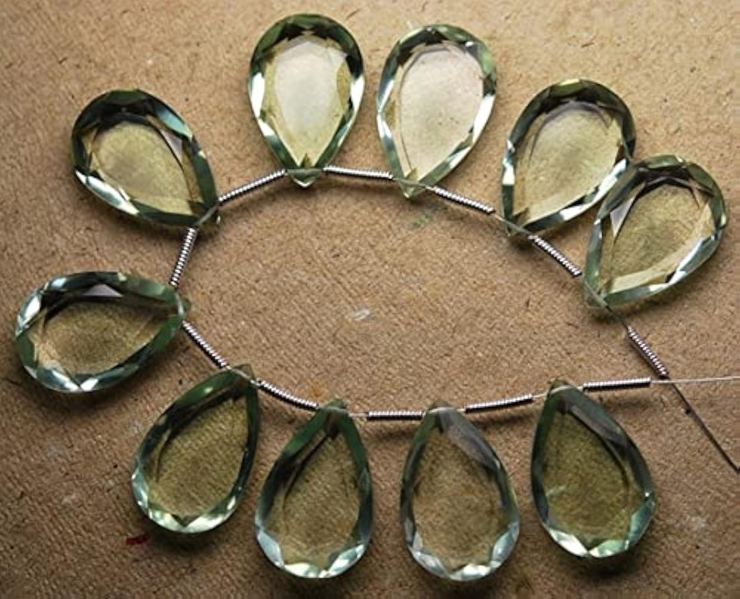 Améthyste verte naturelle briolette poire facettée 13x20mm pour création bijoux
