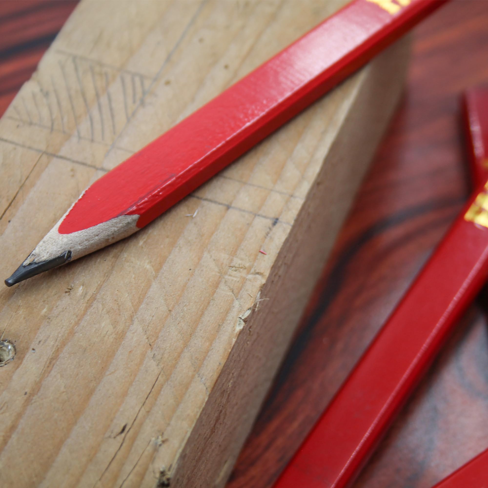 Faithfull FSC Wood Carpenters Pencils 10 Pack - Medium (Red) - Image 4