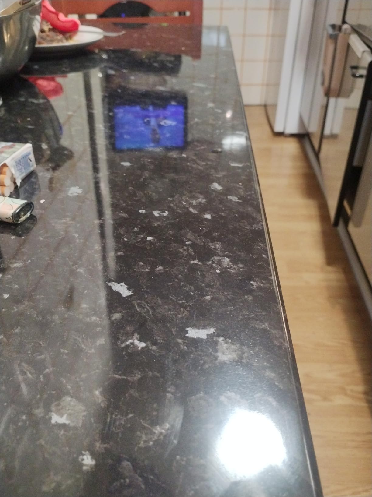 Mueble renovado con DecoraMax