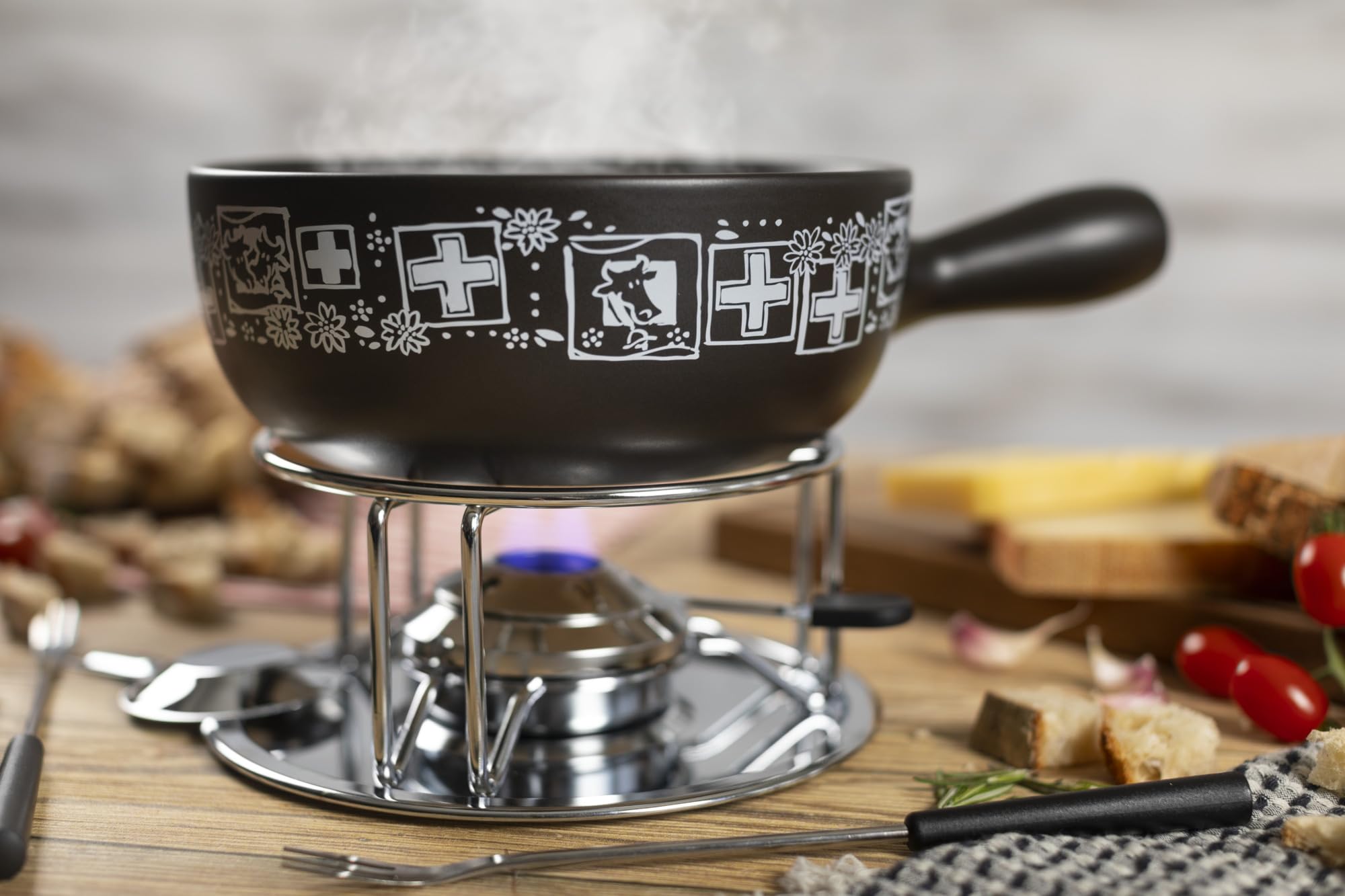 KUHN RIKON Set per fonduta di formaggio Suisse nero, Ø 23 cm, 2,6 litri, ideale per 4-6 persone per amici e familiari, il set contiene 6 forchette, un chicco e un bruciatore per pasta