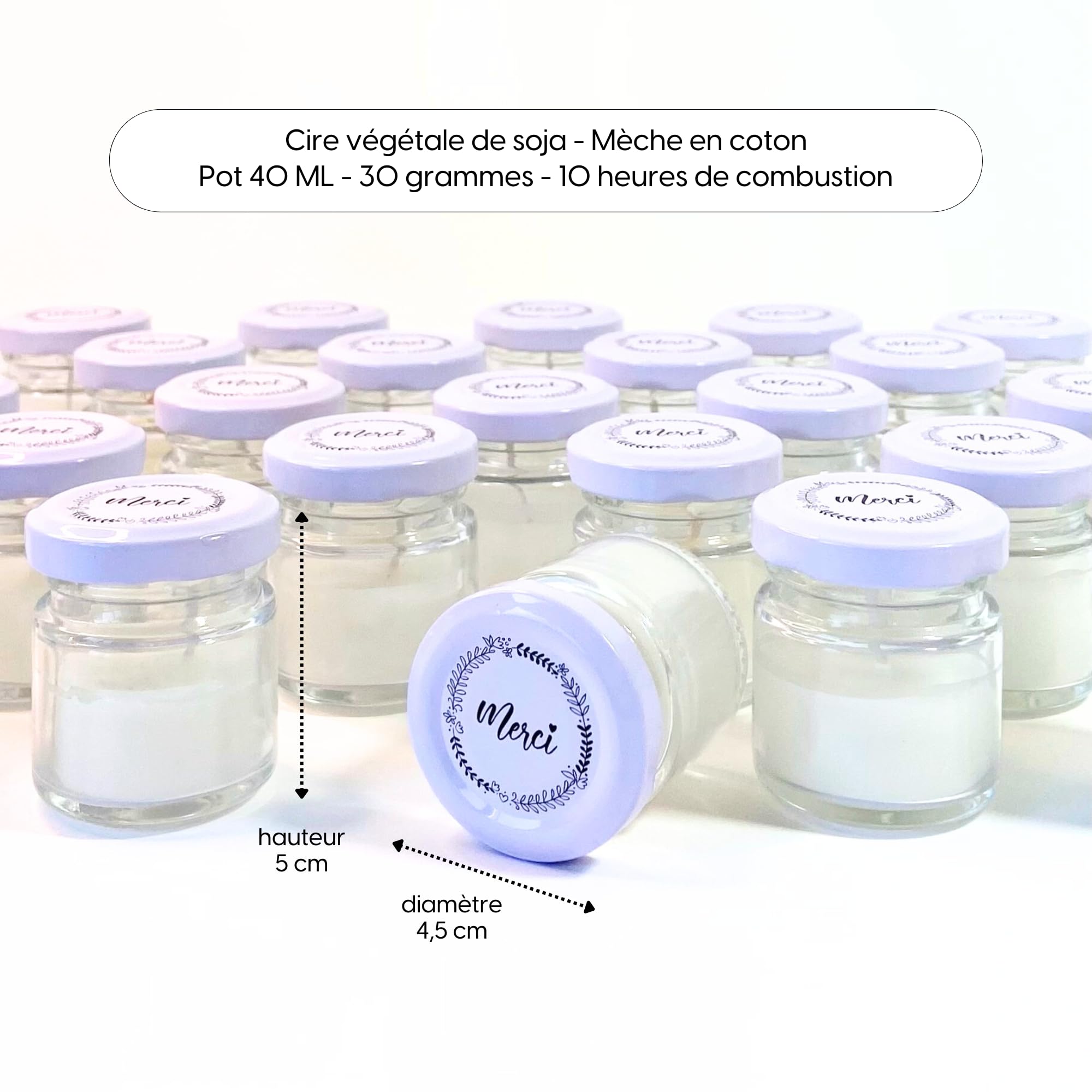 Un pot de conserves avec une étiquette et une ficelle attachée autour