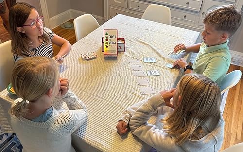 Miniatura 7 de Juego de fiesta de edición navideña un juego de cartas festivo sobre cómo tus amigos y familiares clasifican las cosas para fiestas de elefantes