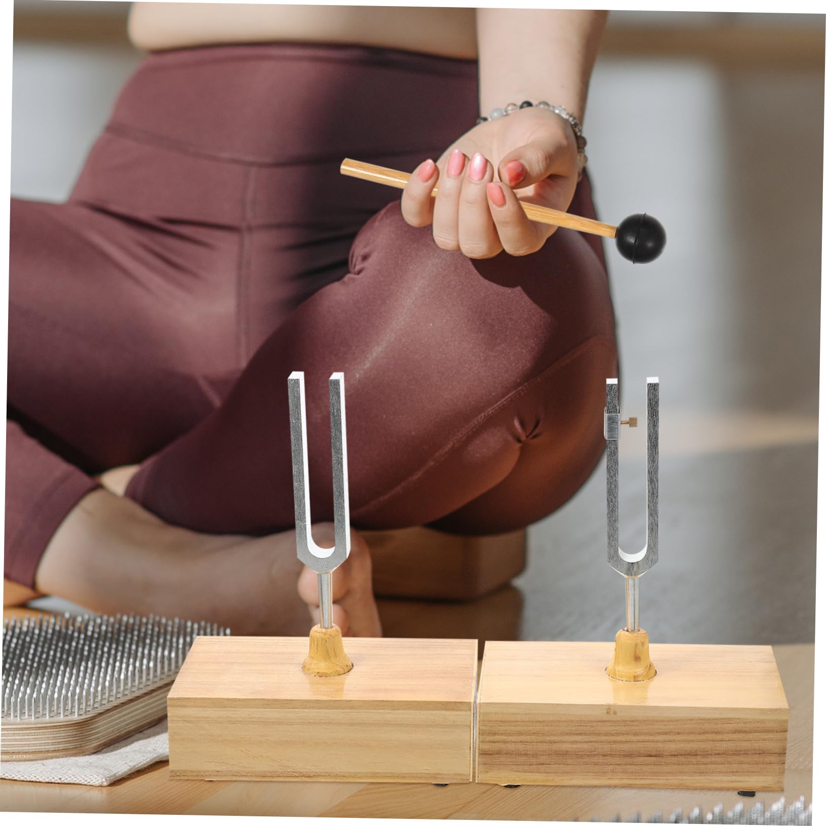 Toyvian Set di Diapason per Esperimenti Fisici con Base di Legno e Martello, Accordatura Precisa e Regolabile per Esperimenti Acustici e Didattici, Diapason 440hz in Metallo