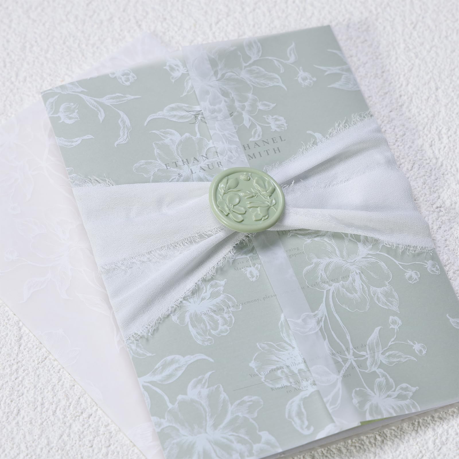 UNIQOOO Paquete de 50 elegantes chaquetas de vitela blancas para invitaciones de 5 x 7, papel vitela preplegado de 115 g/m², para invitaciones de boda, bodas y eventos temáticos blancos