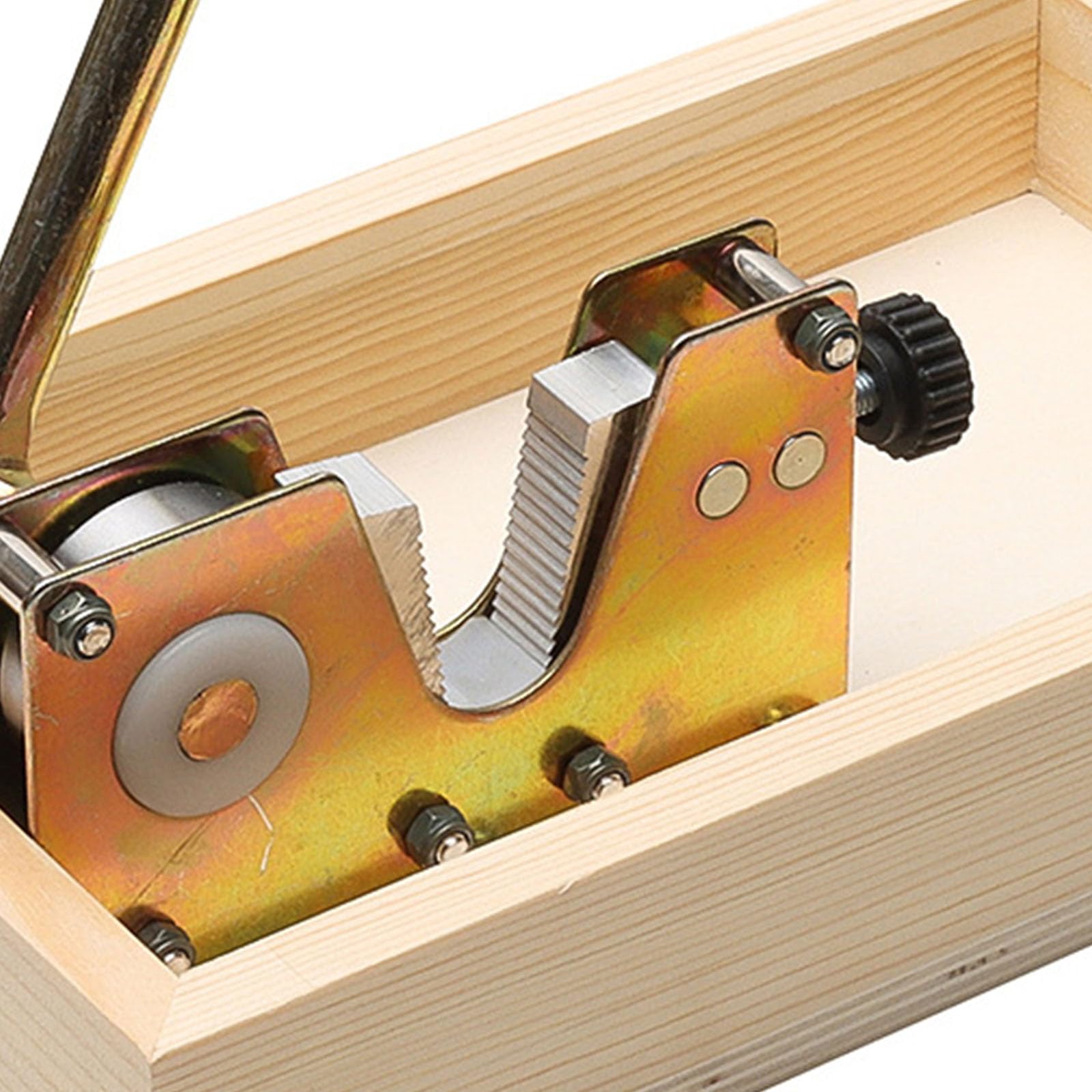 Casse-Noix en métal avec Bords Lisses, Base en Bois, Dispositif de décorticage Polyvalent pour Divers ustensiles de Cuisine, Casse-Noix Pratiques pour Noix, Noix de Macadamia