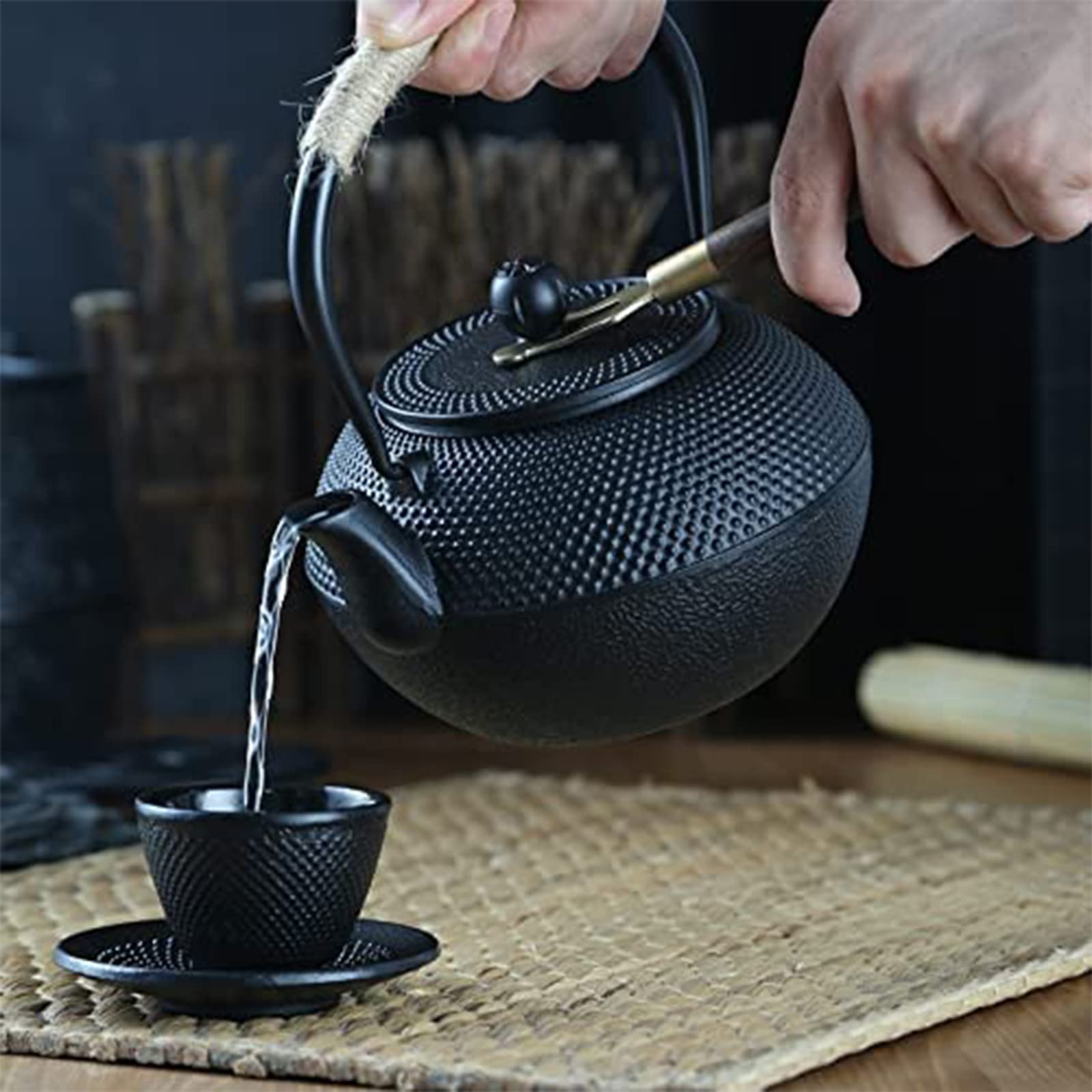 愛鹿銘 南部鉄瓶】伝統工芸 アラレ文様／鉄分補給・茶道具