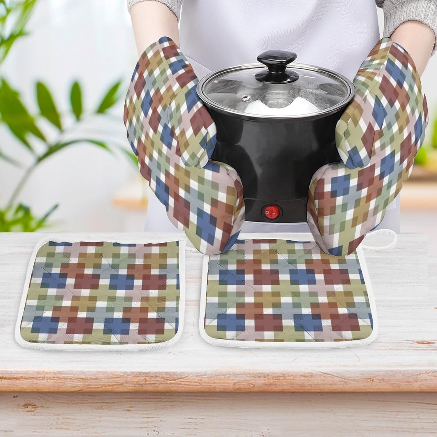 Colored Squares Overlapping Oven Mitts and Pot Holders 4Pcs Set Heat Resistant Cooking Mitts Hot Pads