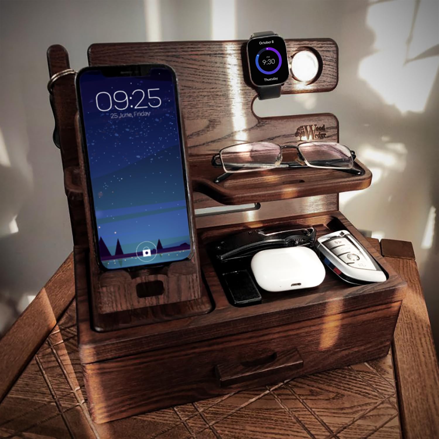 Wood Wedge Handgefertigte Holz Dockingstation – Nachttisch & Schreibtisch Organizer mit Handyhalter & Schublade – Geschenk für Männer & Frauen