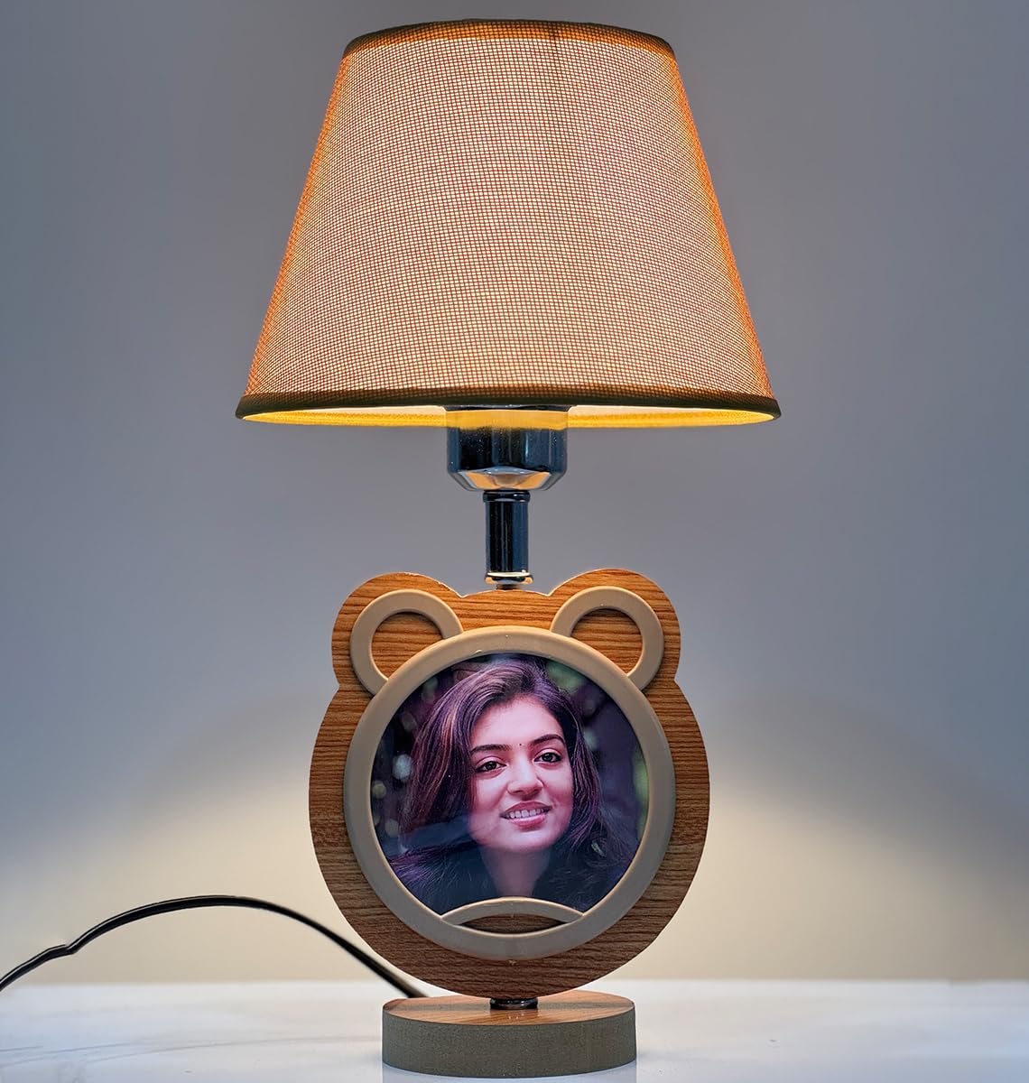 15-inch Wooden Table Lamp with Customizable Photo Frame (Cat)-image-21