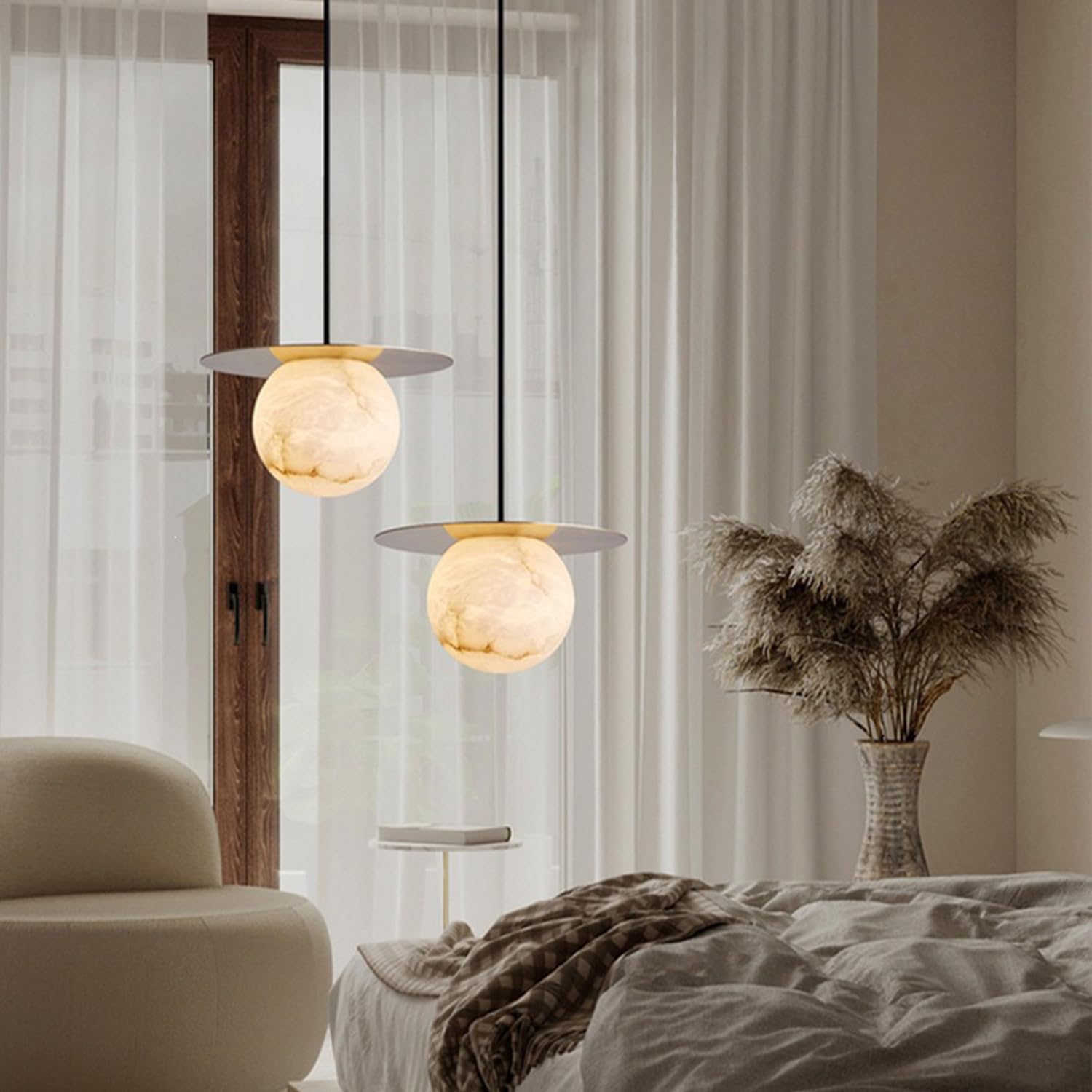 Lampadario in marmo naturale con paralume in pietra sferica