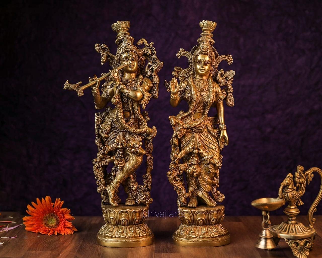 Statue Radha Krishna en laiton pour célébrer l'amour universel et l'harmonie du foyer