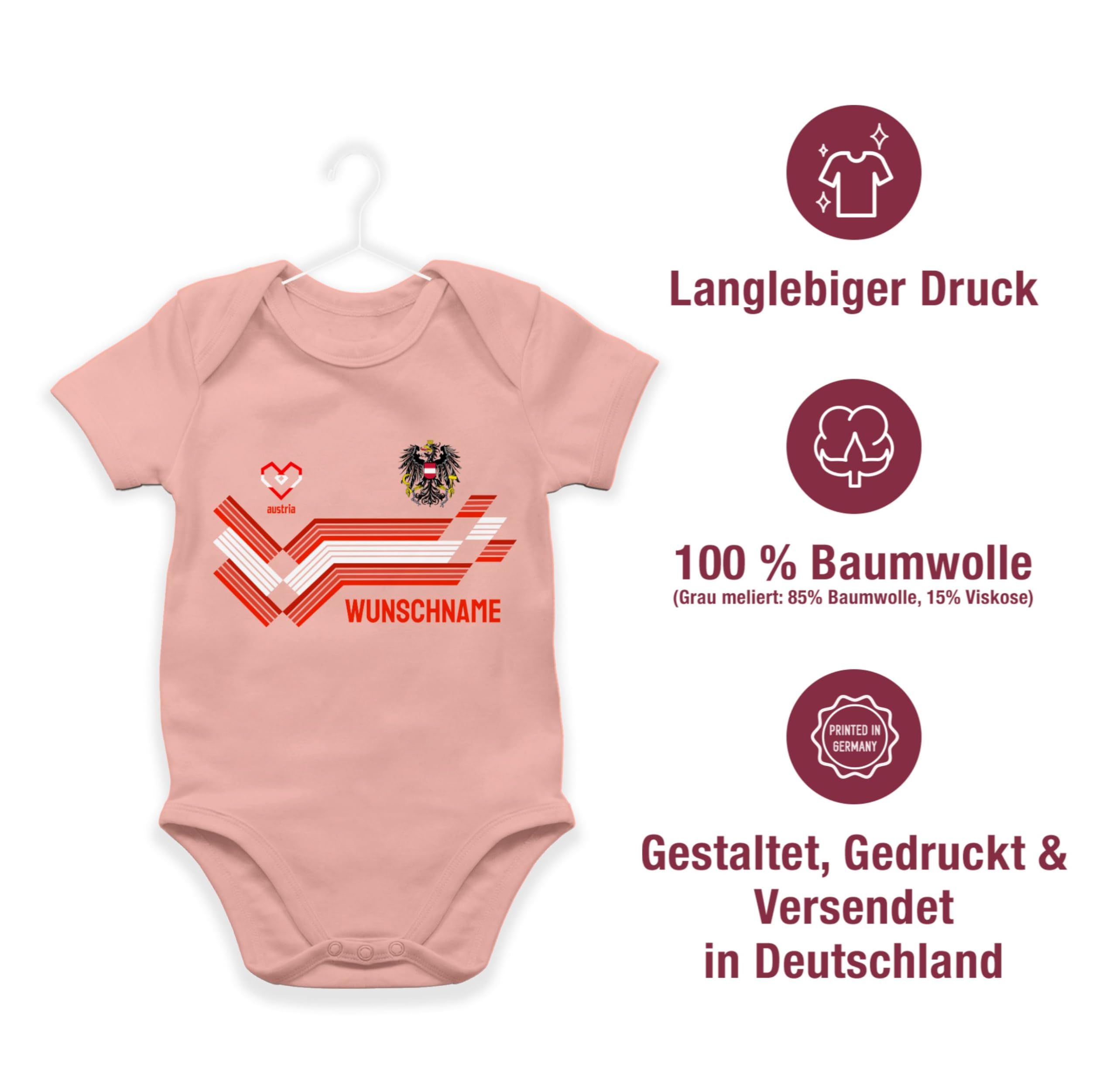 Geschenk mit Namen personalisiert by Shirtracer - Baby Body Junge Mädchen - 2024 Fussball EM Fanartikel - Personalisierbares Österreich Motiv Trikot | Individuelles Austria Design mit Wappen und