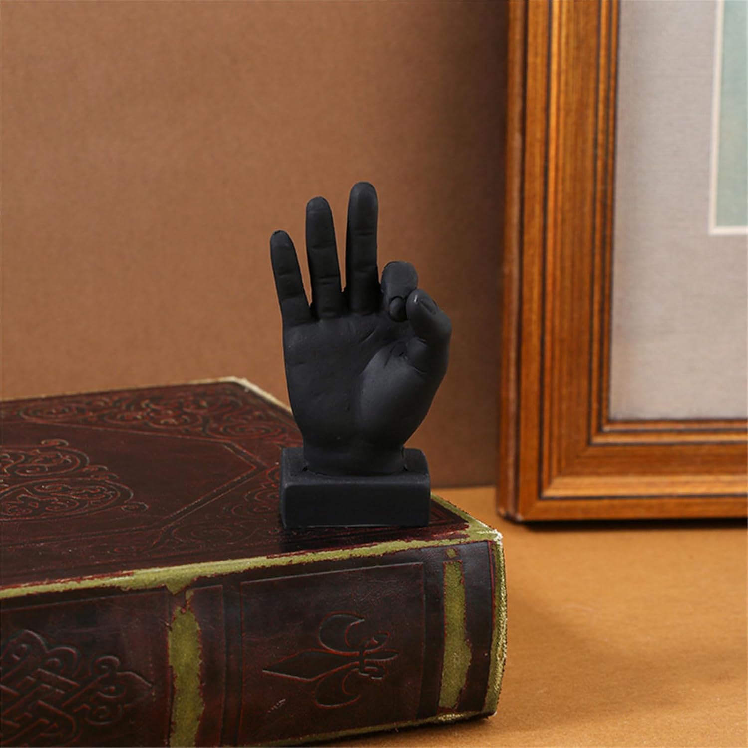 廃番】ウェルカムゲストレッドビッグ デコフィギア * - オブジェ・置物の通販  ｜【KARE】ドイツの家具・インテリア雑貨「カレジャパン公式オンラインストア」 樹脂ハンドジェスチャー 像 4セット 樹脂フィンガージェスチャー 彫刻 部屋、リビングルーム、オフィス用、男性、女性、家族用、スタイ