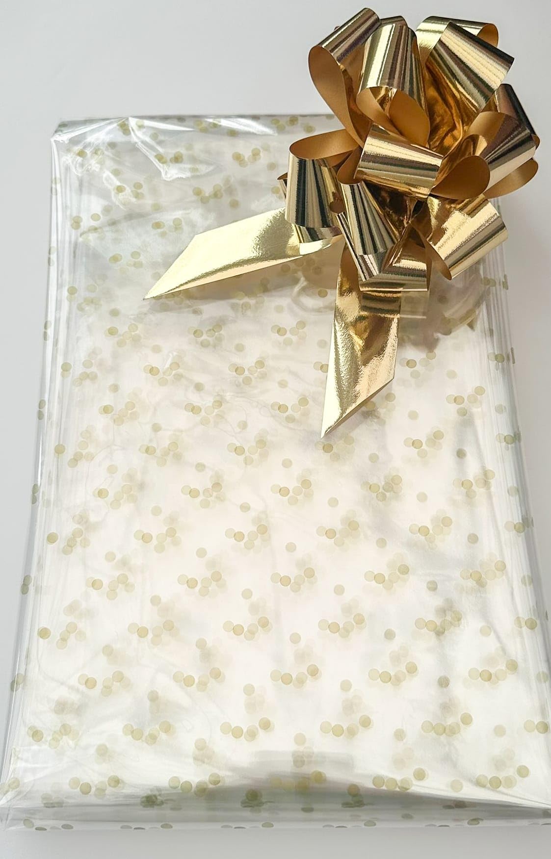 ShredAstic® Gold Dot Florist Cellophane Hamper Wrap with 30mm Pull Bow (2 Metres, Gold Mettalic)