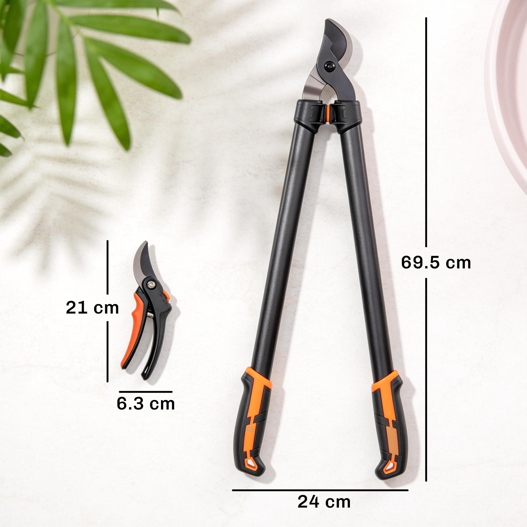 Outsunny Set Attrezzi da Giardinaggio 2 Pezzi con Troncarami e Cesoie per Siepi da 69.5 cm, Forbici da Potatura con Impugnatura Morbida e Blocco di Sicurezza, Leggero e Compatto, Arancione
