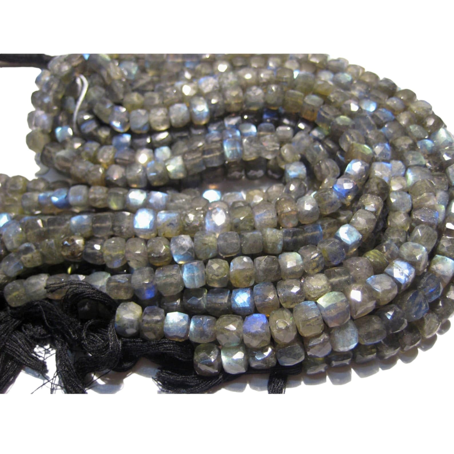 Cubes en labradorite facettée 6-7mm fini les bijoux ternes avec ces perles lumineuses de 4"