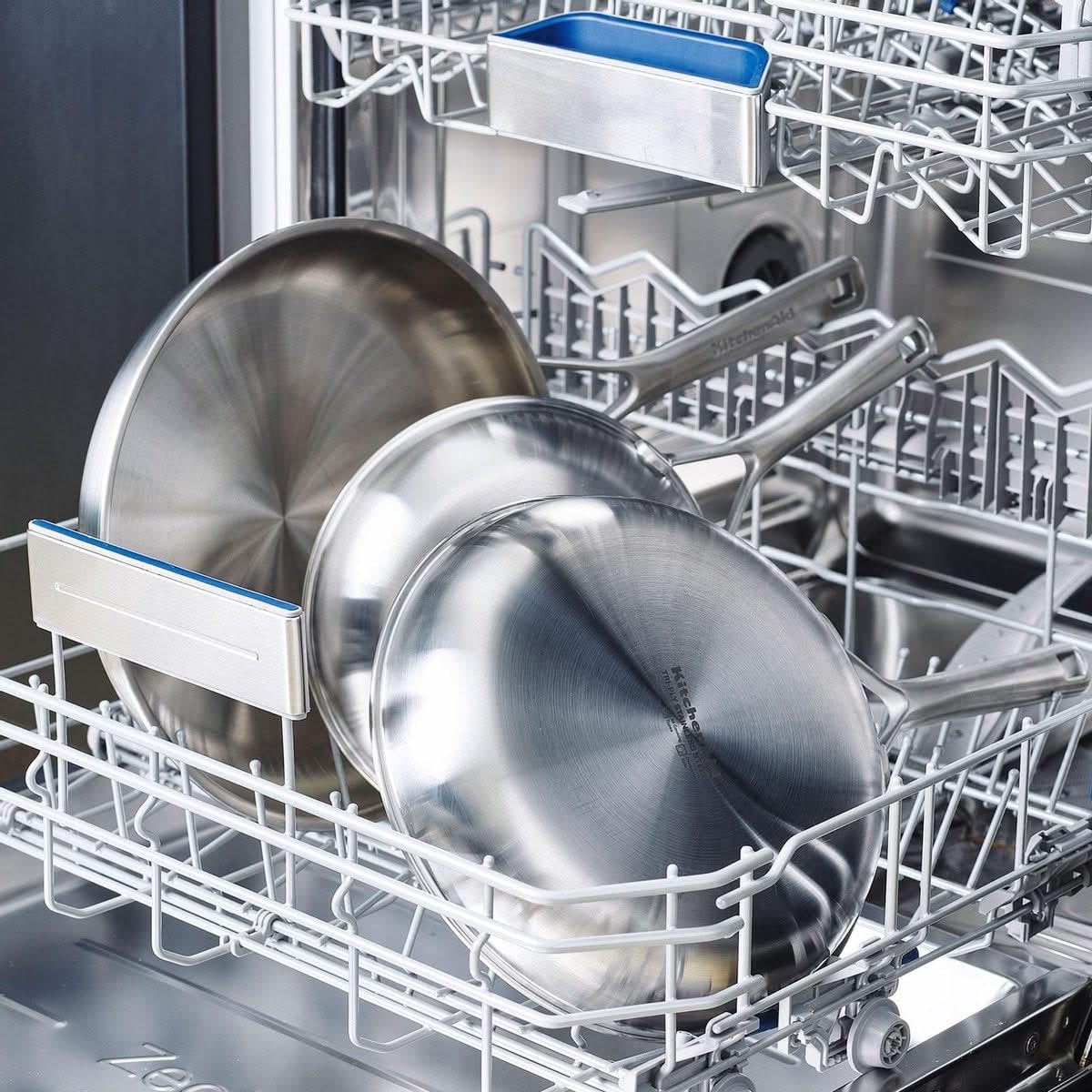 KitchenAid MultiPly Poêle En Inox 3 Couches 28 Cm, Sans Revêtement, Noyau Aluminium, Bord Verseur, Induction, Four 220°C, Lave-Vaisselle, Argent